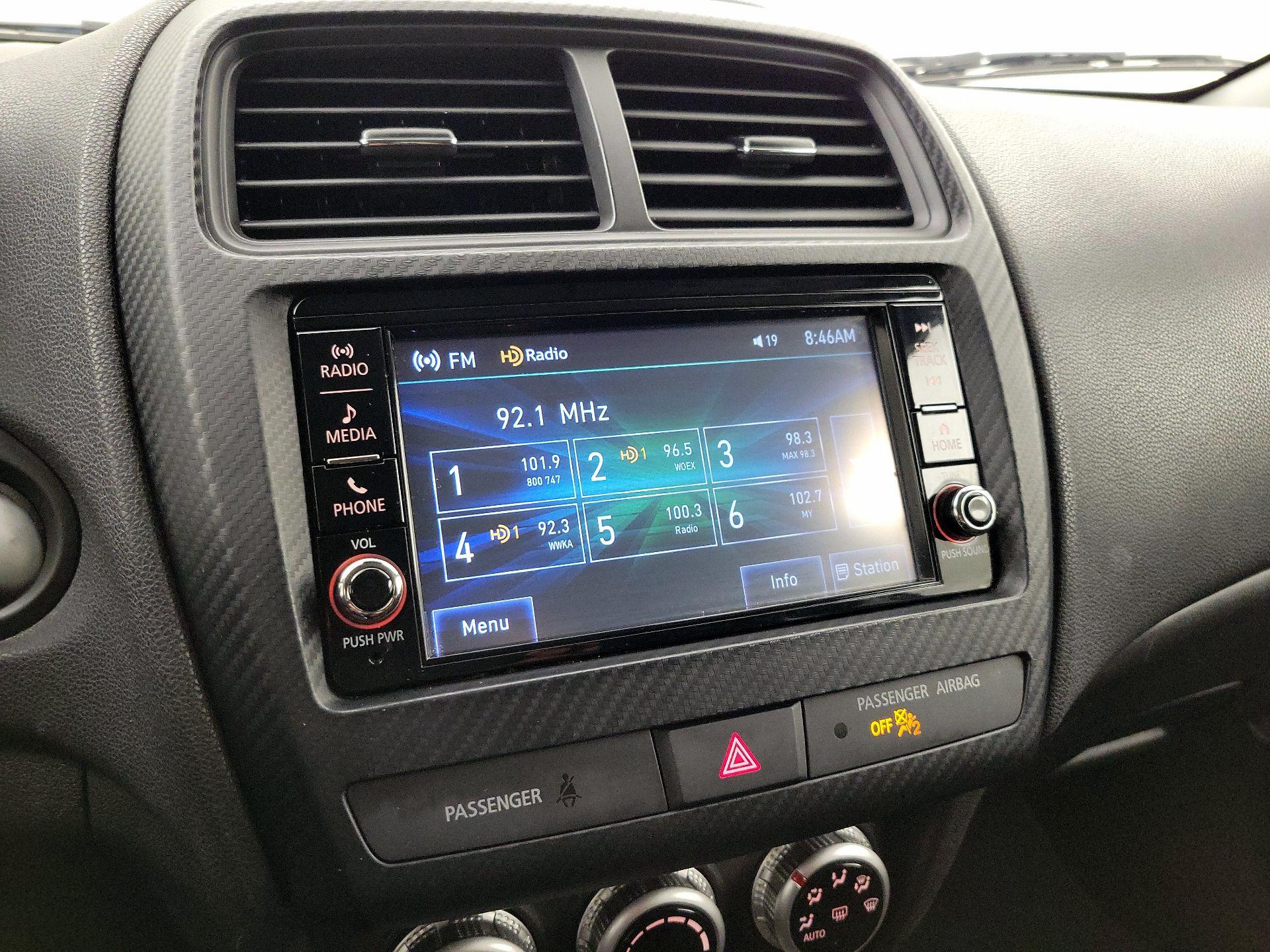 Thumbnail: 2023 Mitsubishi Outlander Sport - 15