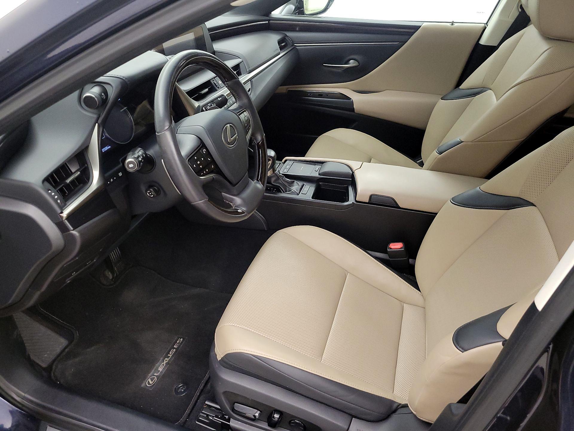 Thumbnail: 2020 Lexus ES - 11