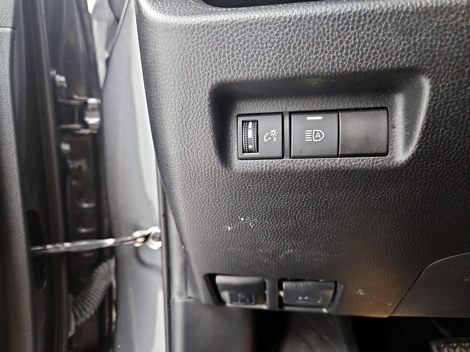 Thumbnail: 2020 Toyota RAV4 - 13