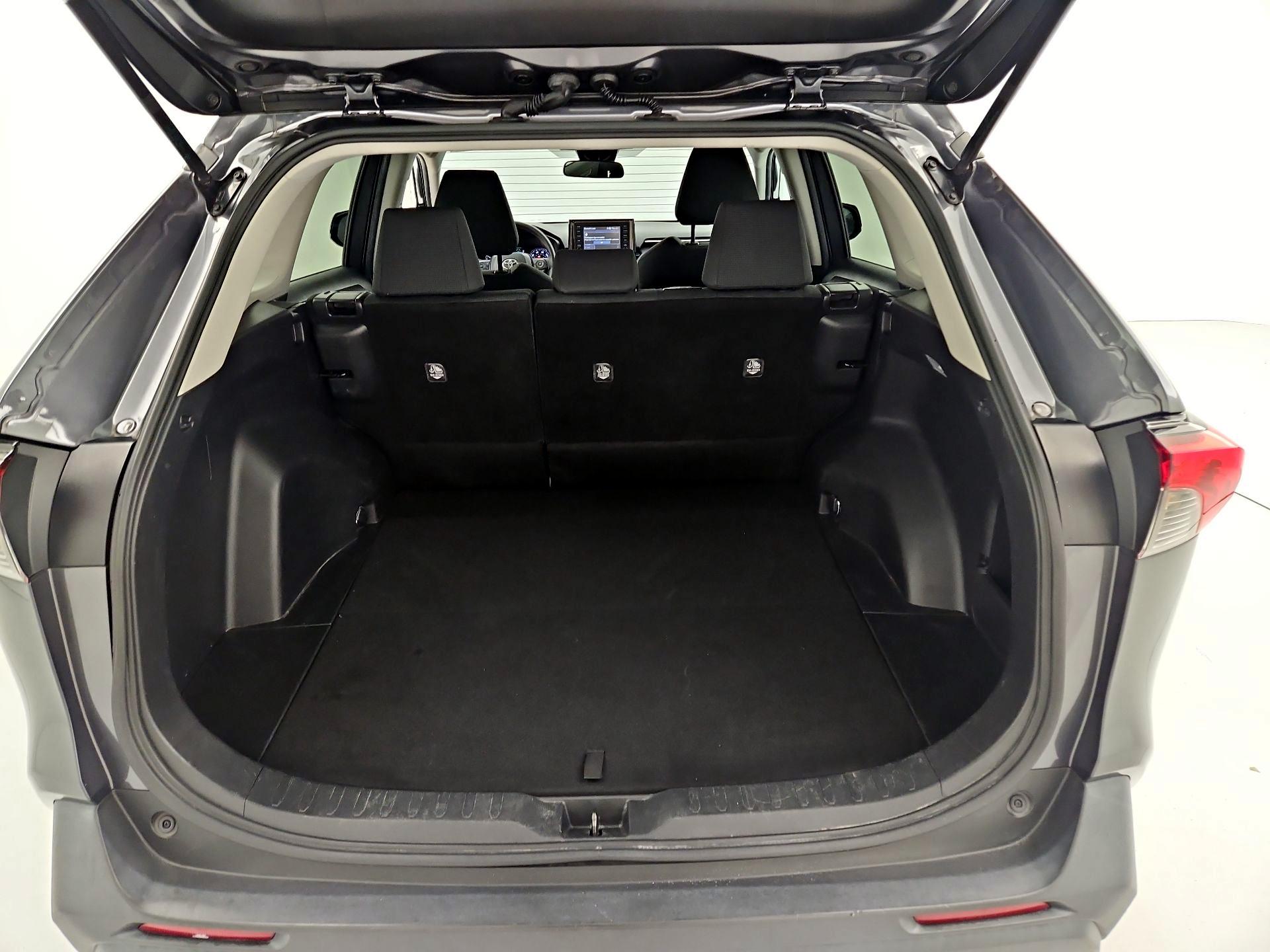 Thumbnail: 2020 Toyota RAV4 - 20