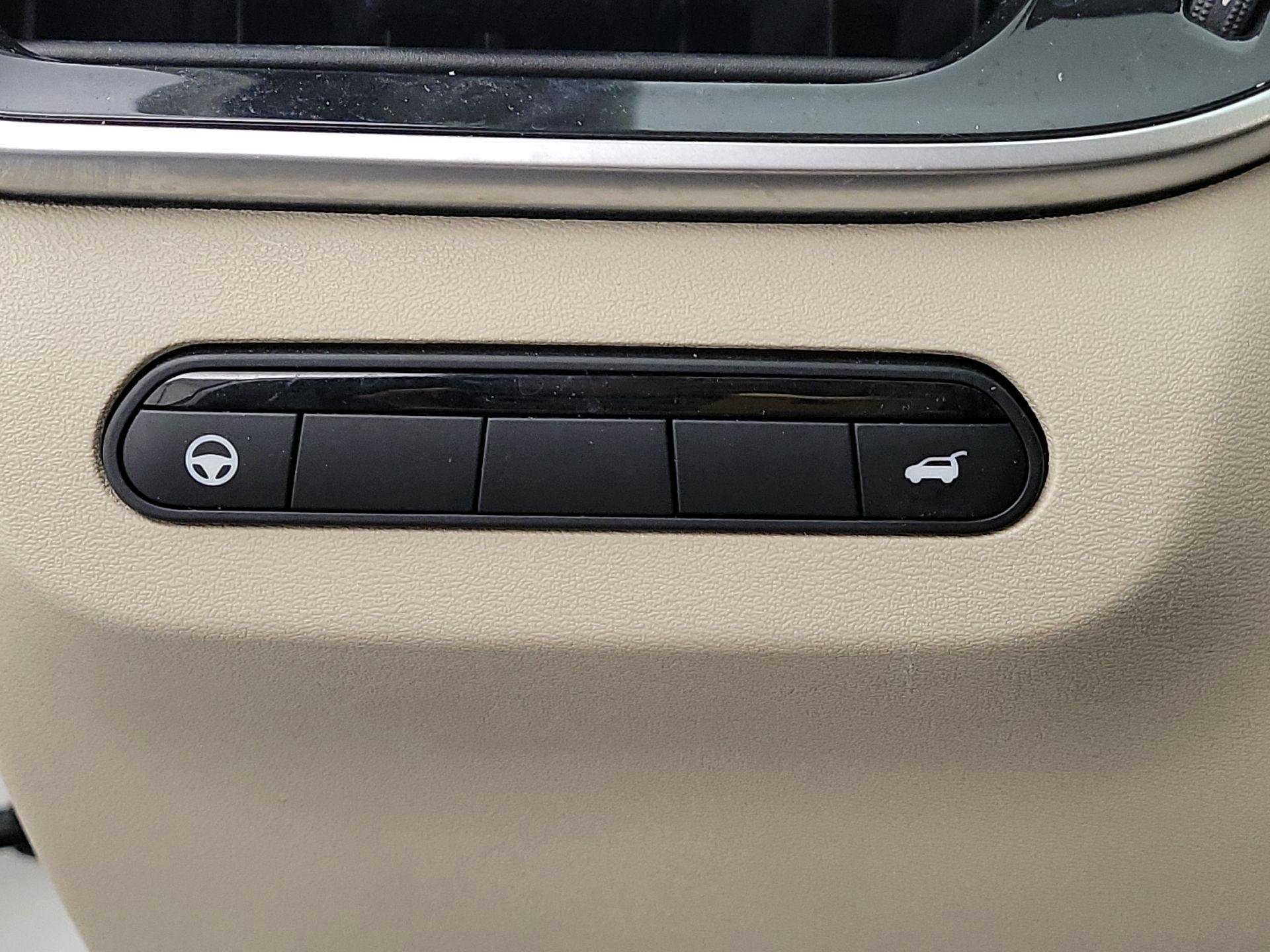 Thumbnail: 2023 INFINITI QX60 - 13