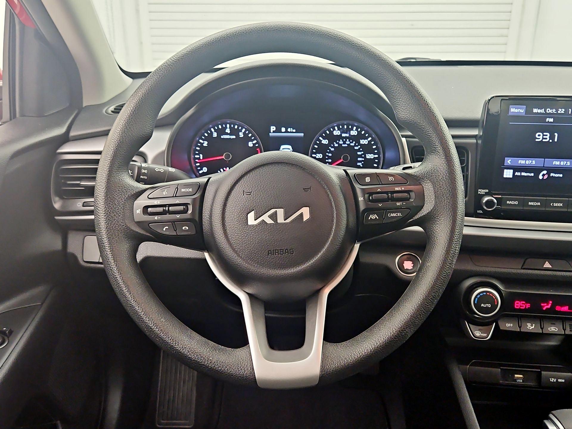 Thumbnail: 2022 Kia Rio - 10