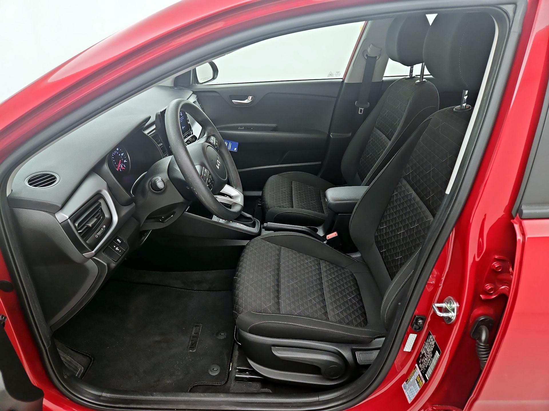 Thumbnail: 2022 Kia Rio - 11