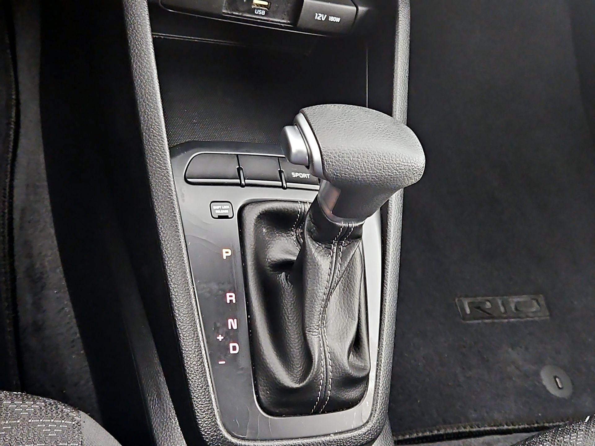 Thumbnail: 2022 Kia Rio - 17