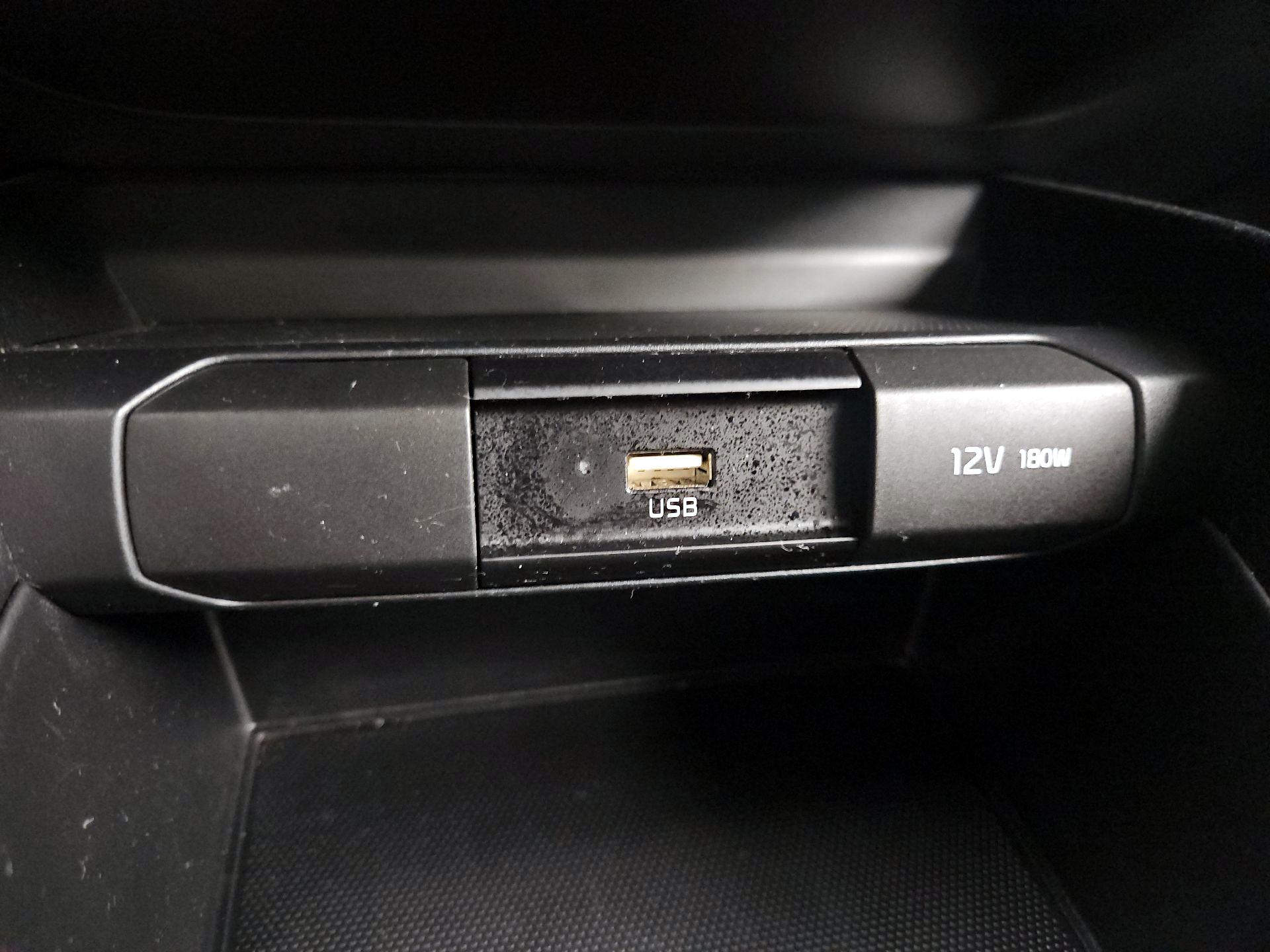 Thumbnail: 2022 Kia Rio - 18