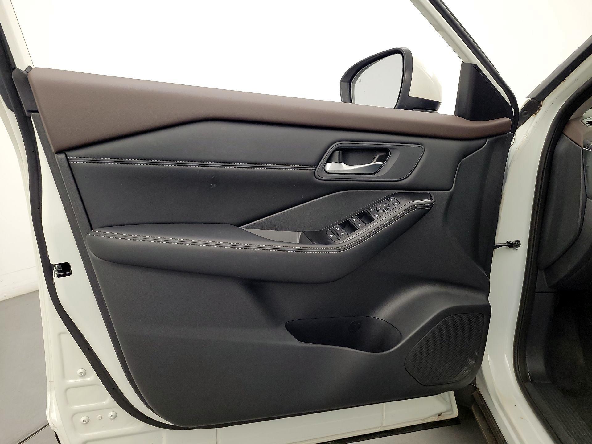 Thumbnail: 2023 Nissan Rogue - 12