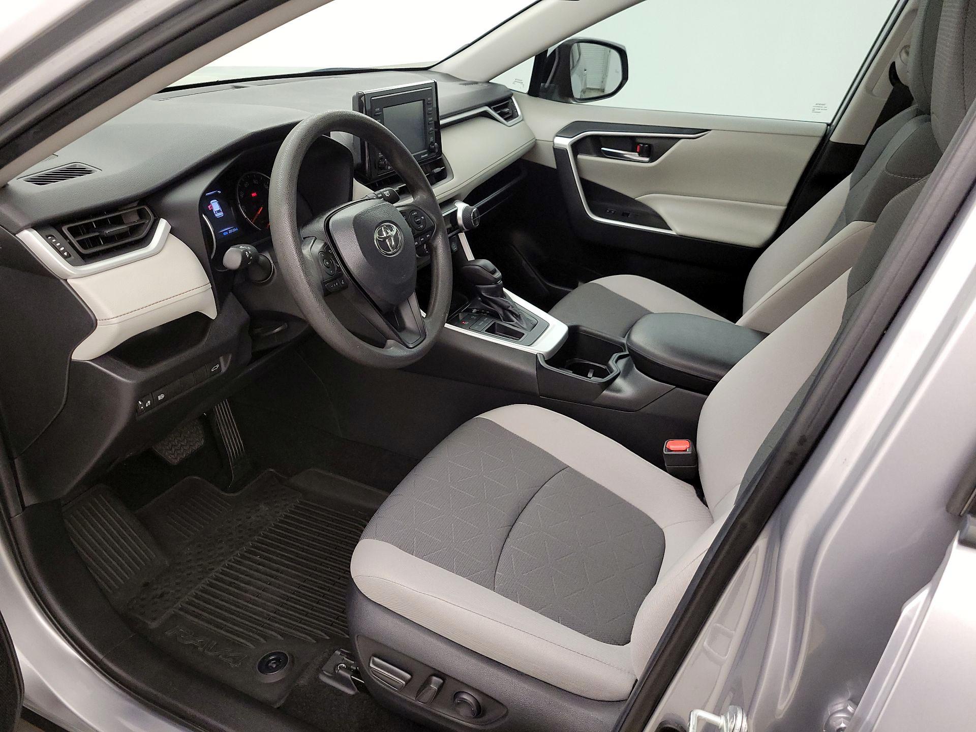 Thumbnail: 2022 Toyota RAV4 - 11