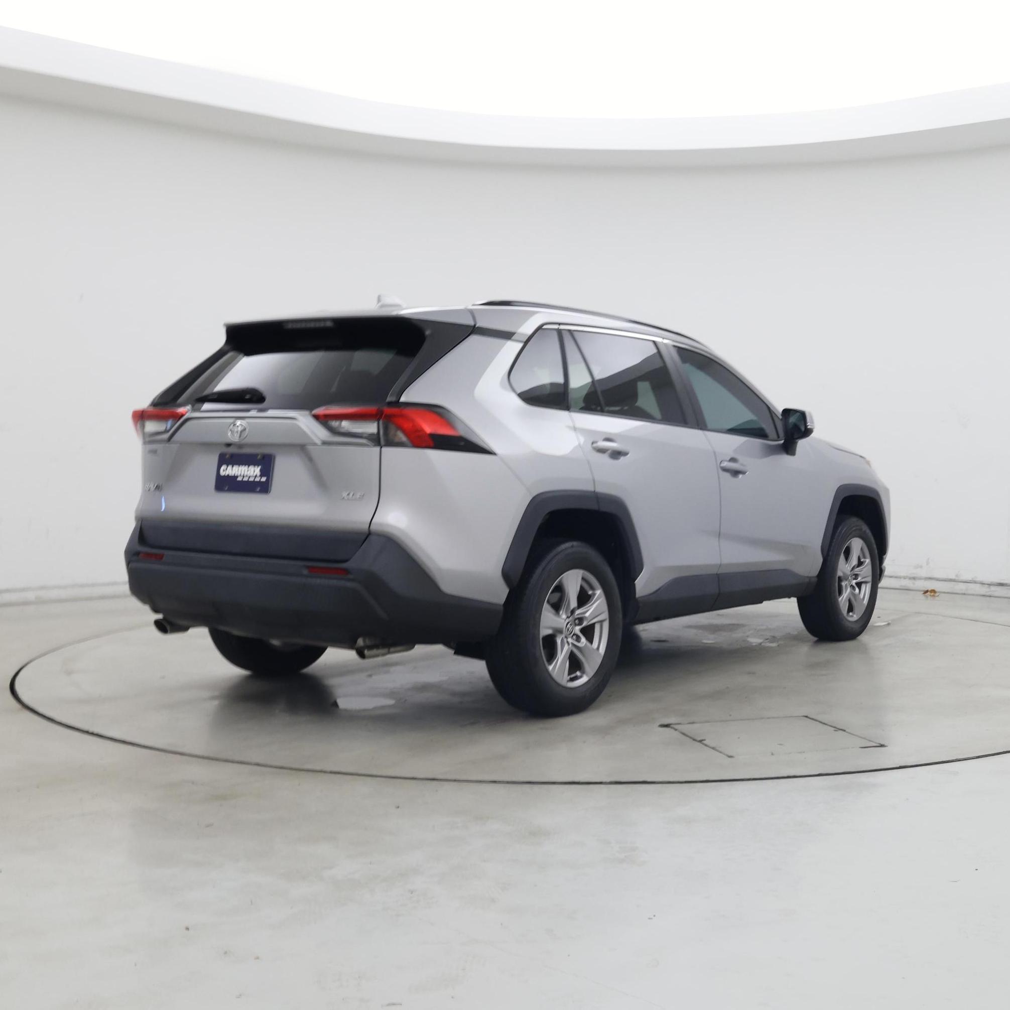 Thumbnail: 2022 Toyota RAV4 - 8