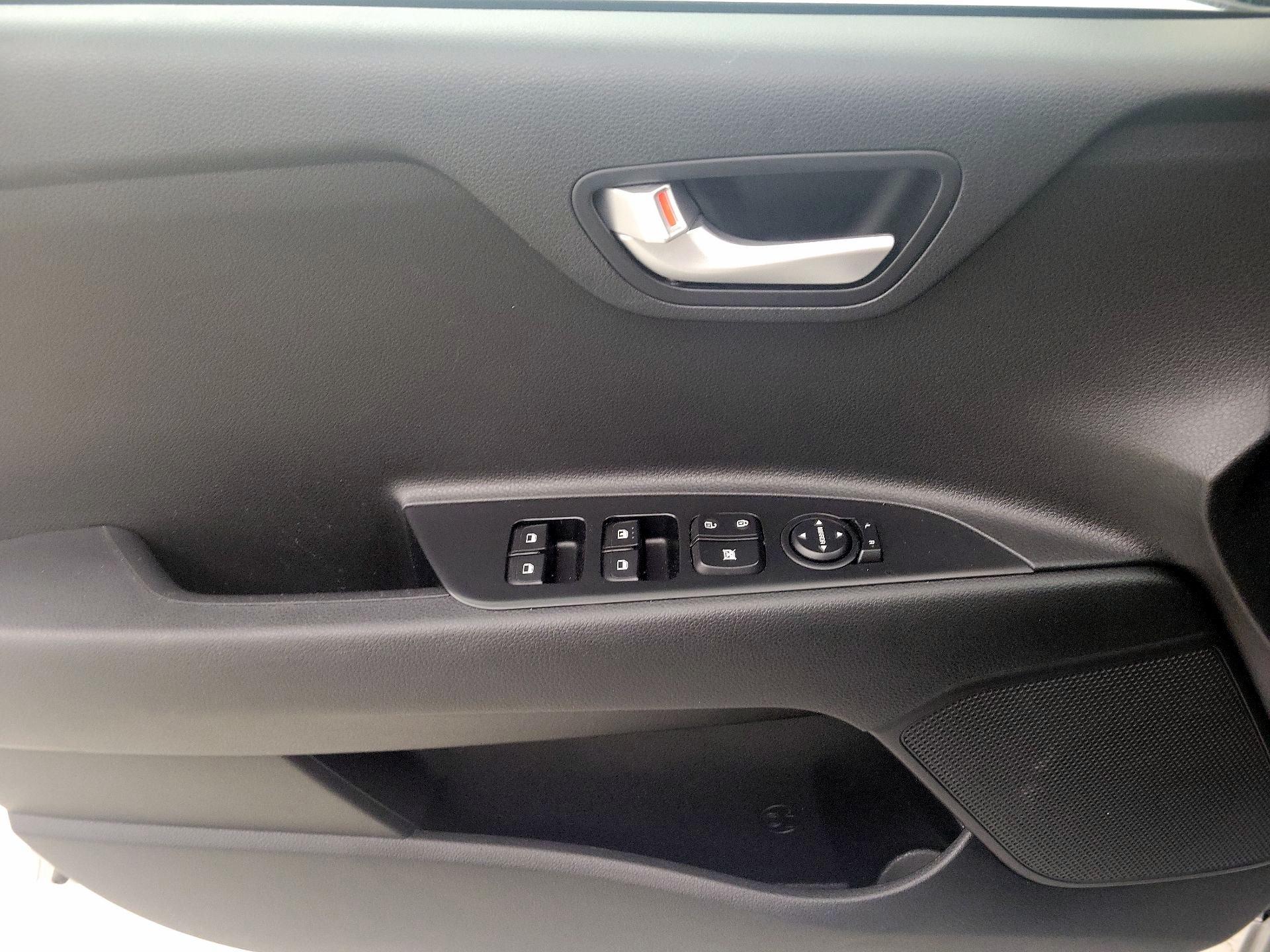 Thumbnail: 2023 Kia Rio - 12