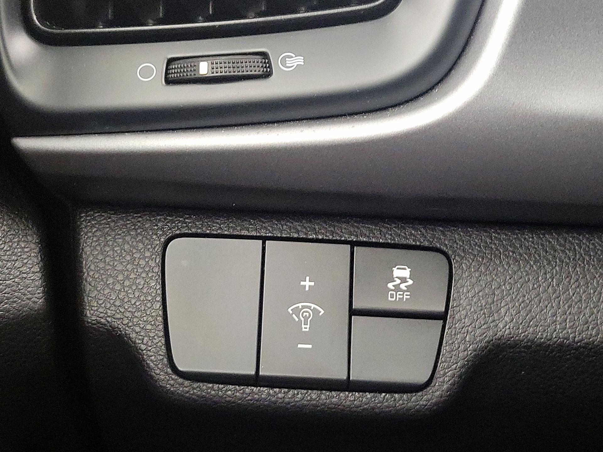 Thumbnail: 2023 Kia Rio - 13