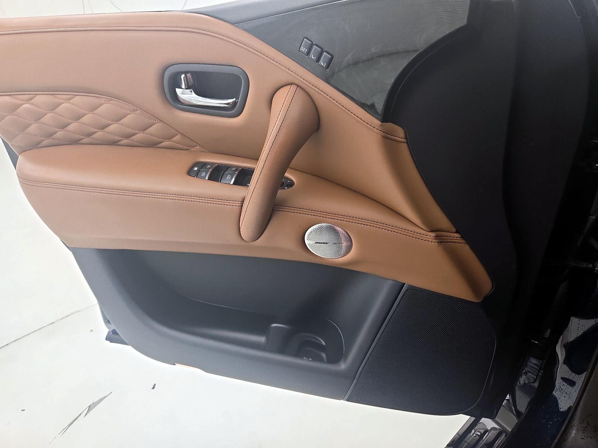 Thumbnail: 2022 INFINITI QX80 - 12