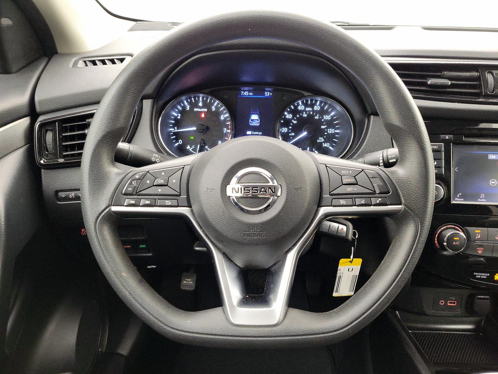 Thumbnail: 2021 Nissan Rogue Sport - 10