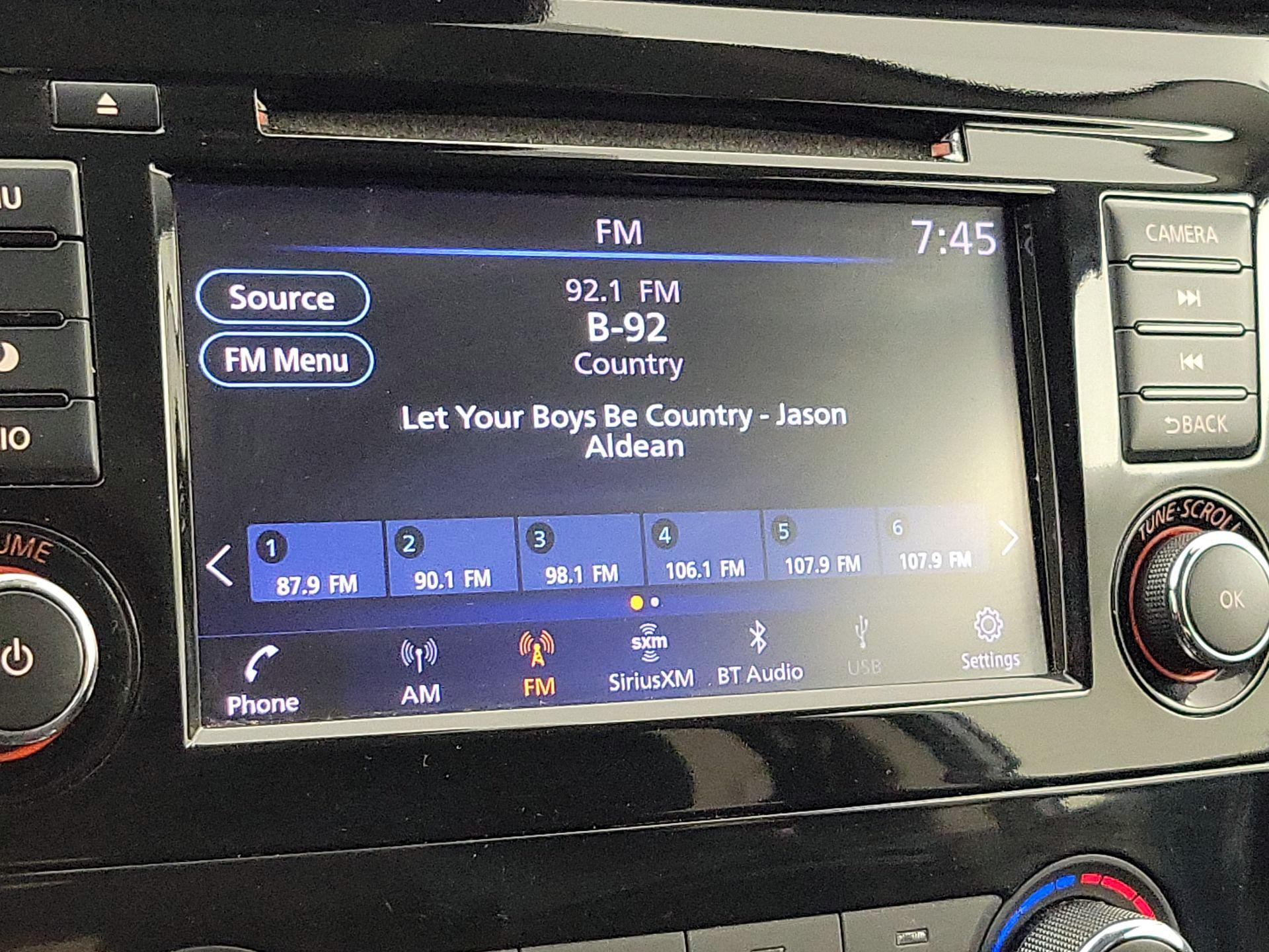 Thumbnail: 2021 Nissan Rogue Sport - 15