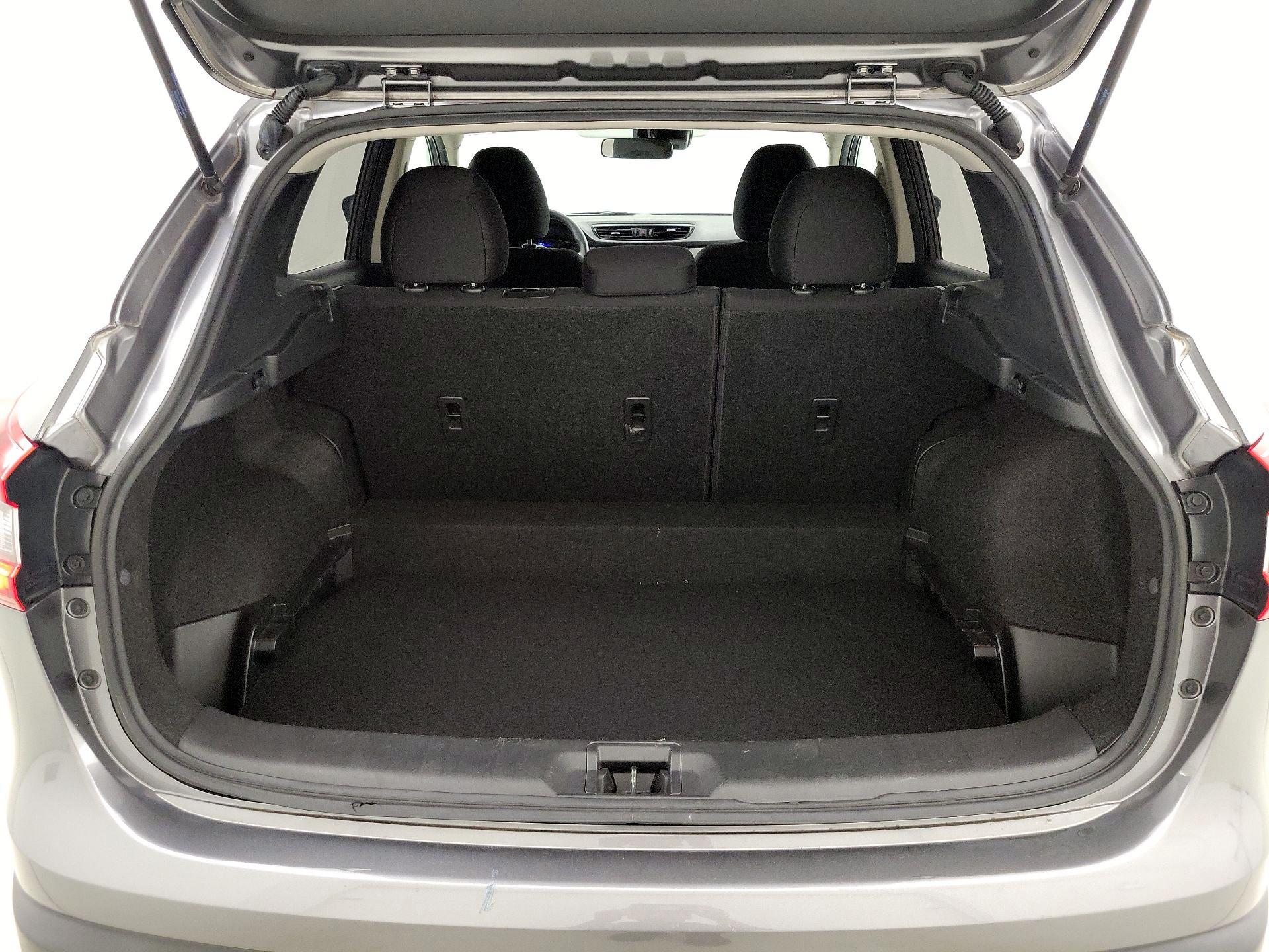 Thumbnail: 2021 Nissan Rogue Sport - 20