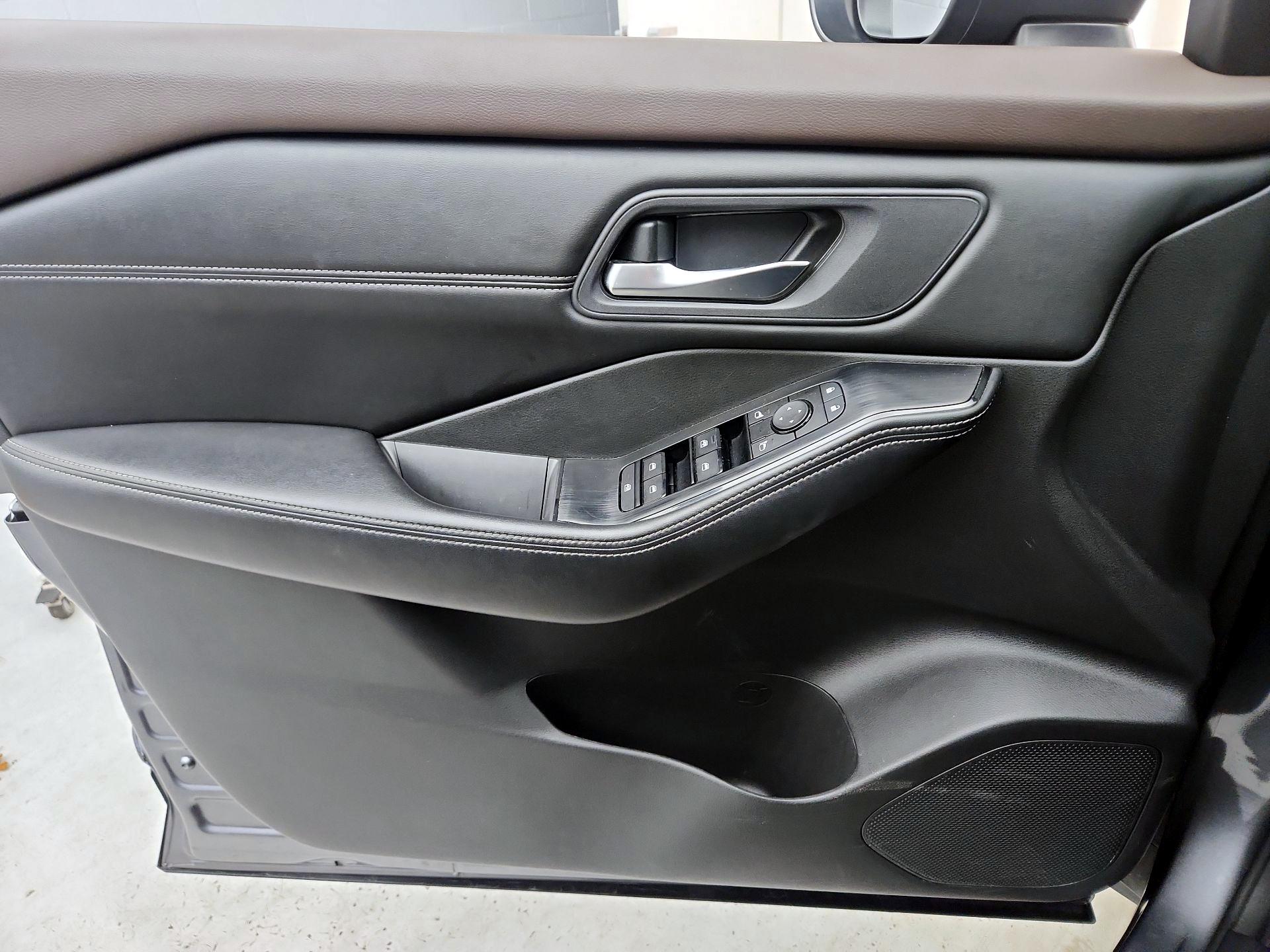 Thumbnail: 2023 Nissan Rogue - 12