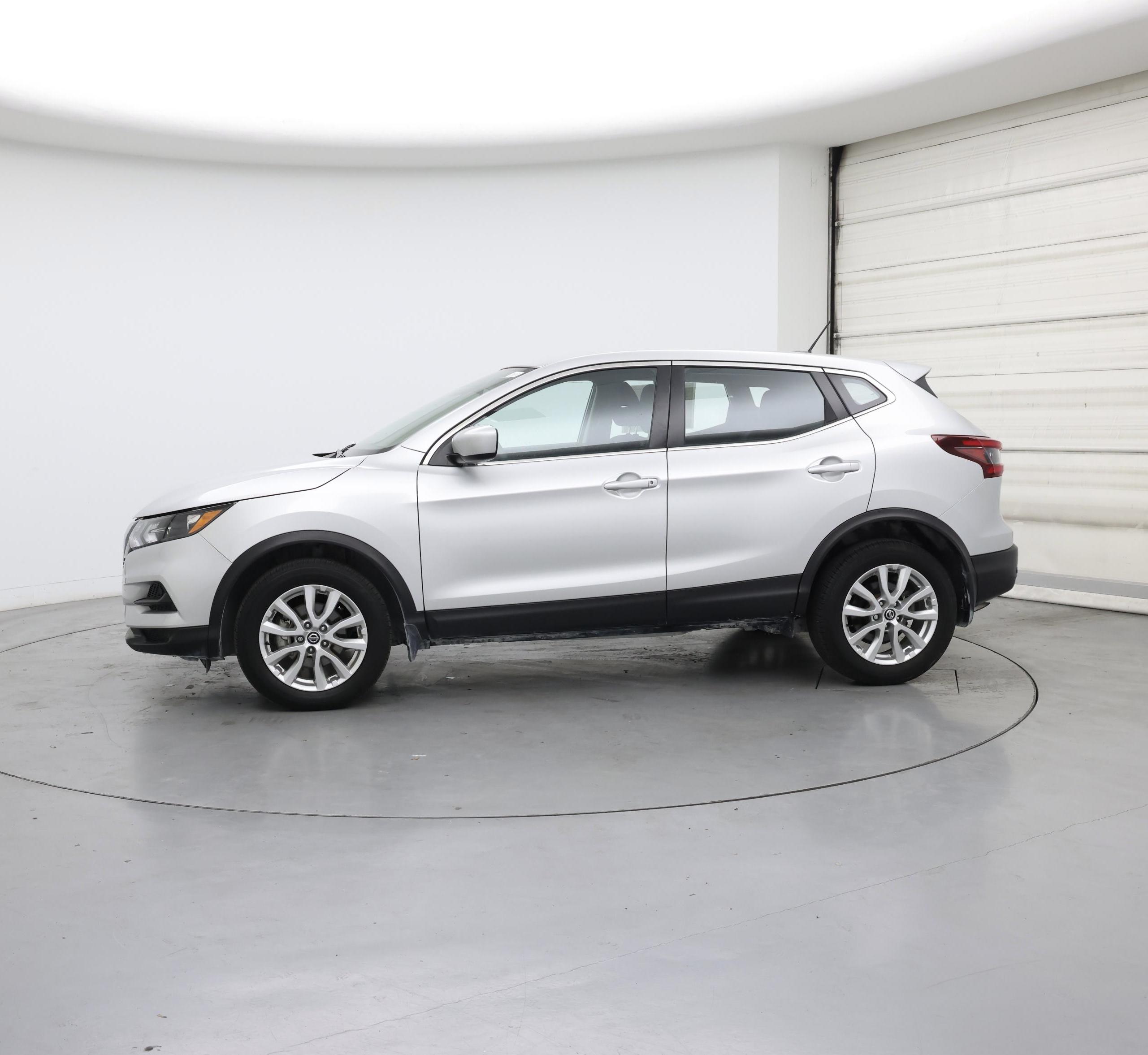 Thumbnail: 2022 Nissan Rogue Sport - 3