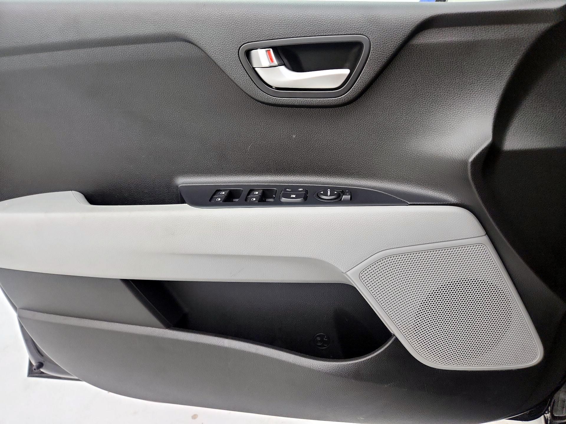 Thumbnail: 2022 Kia Rio5 - 12