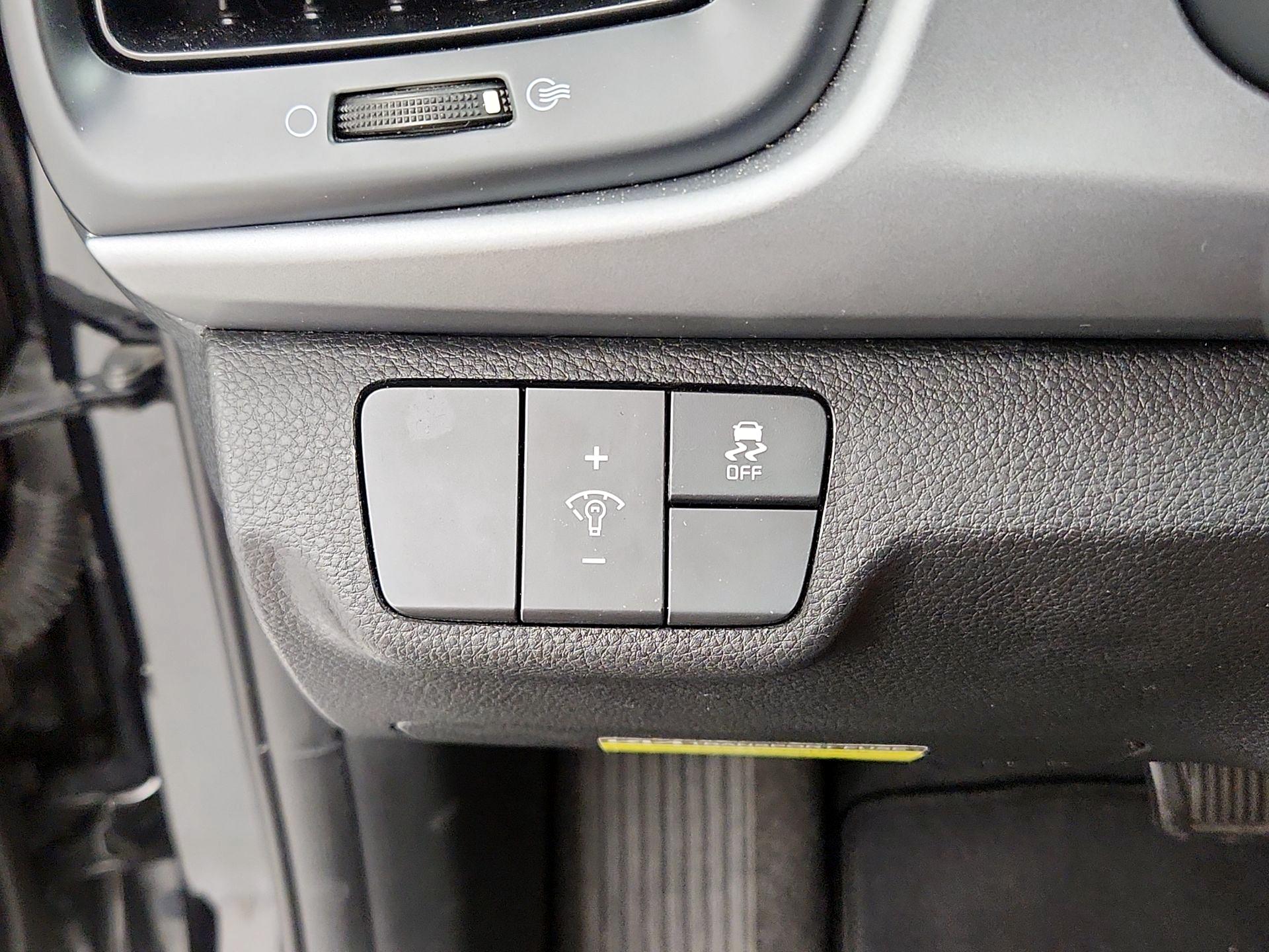 Thumbnail: 2022 Kia Rio5 - 13