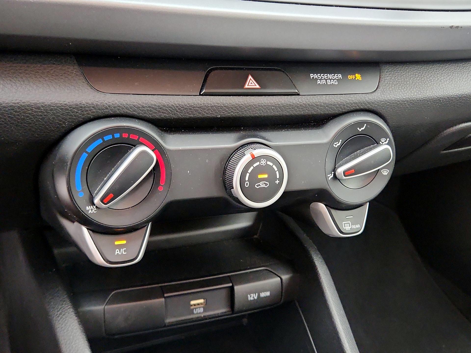 Thumbnail: 2022 Kia Rio5 - 16