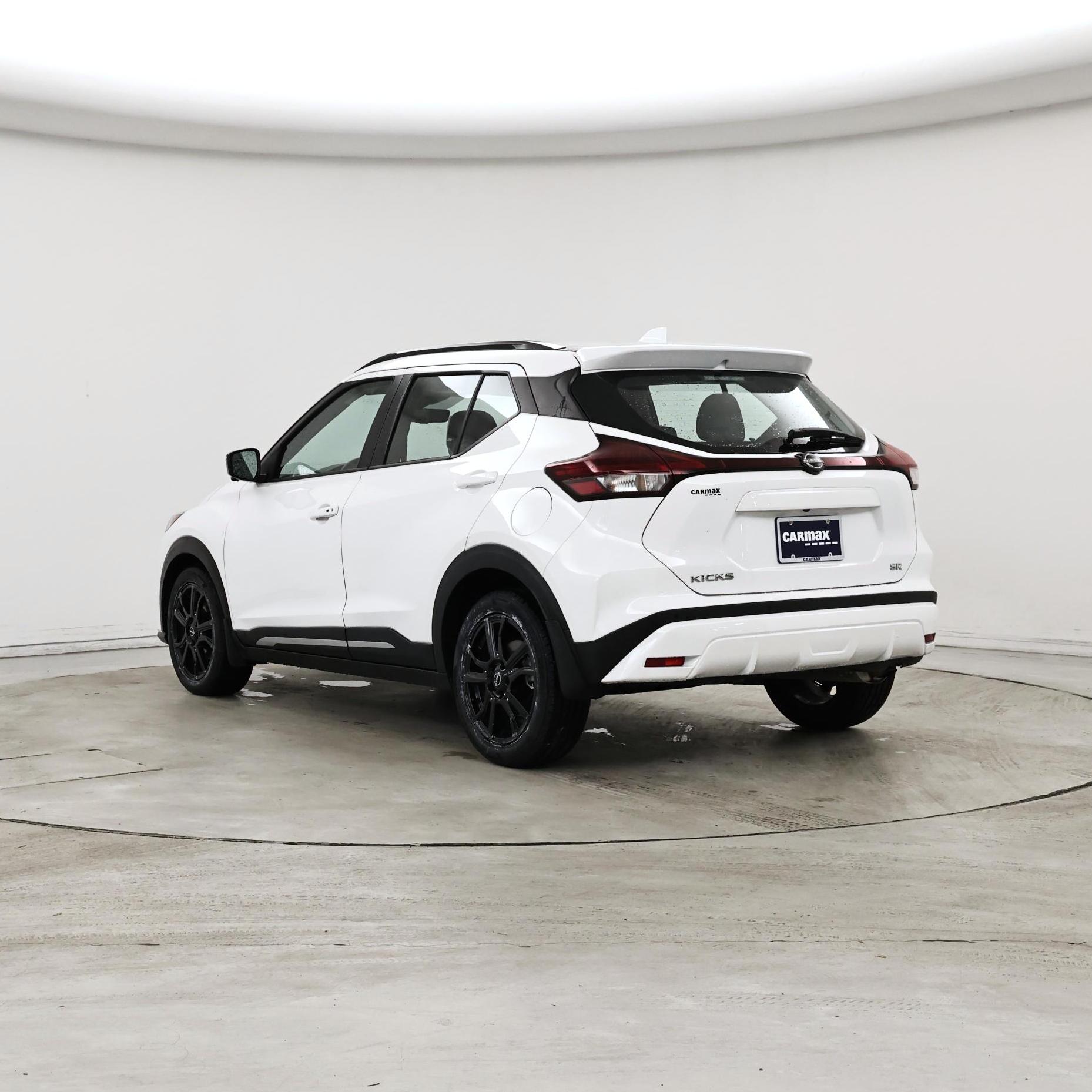 Thumbnail: 2023 Nissan Kicks - 2