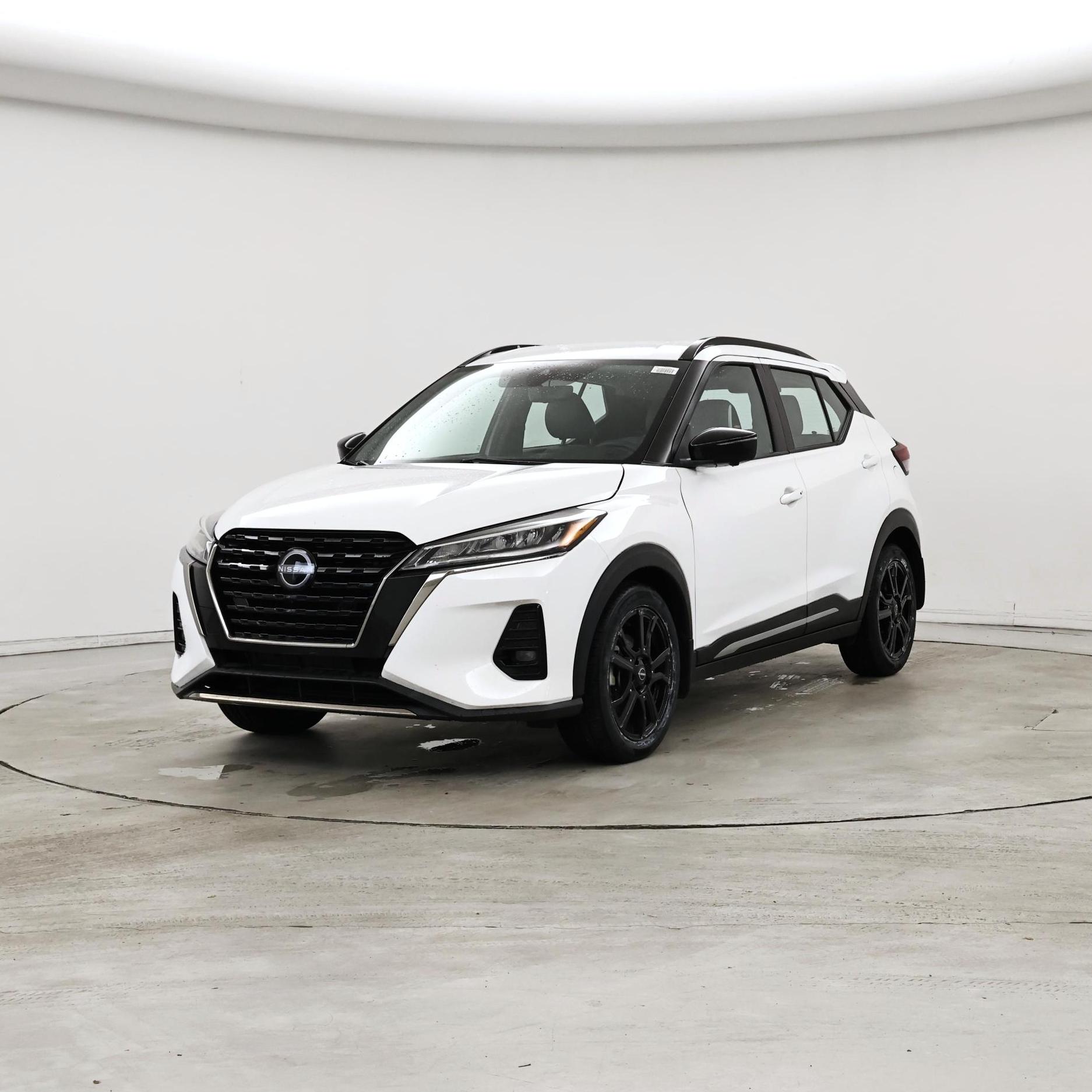 Thumbnail: 2023 Nissan Kicks - 4