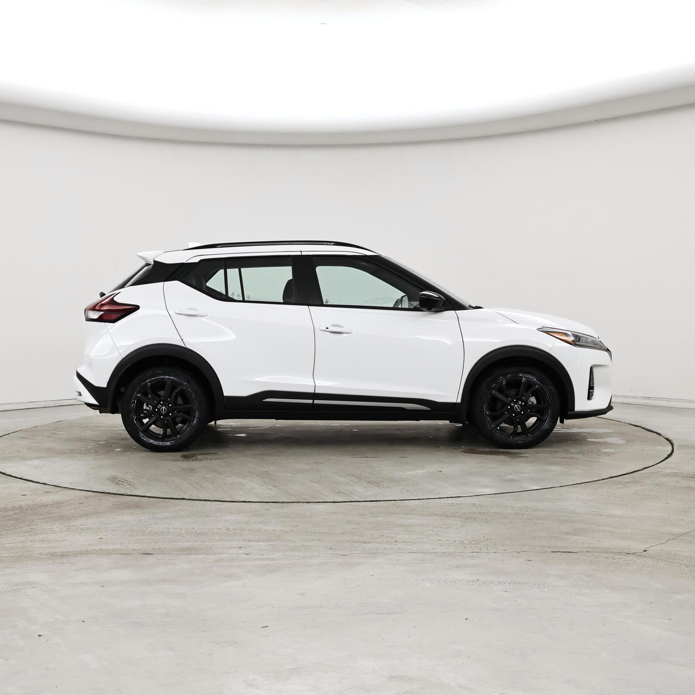 Thumbnail: 2023 Nissan Kicks - 7