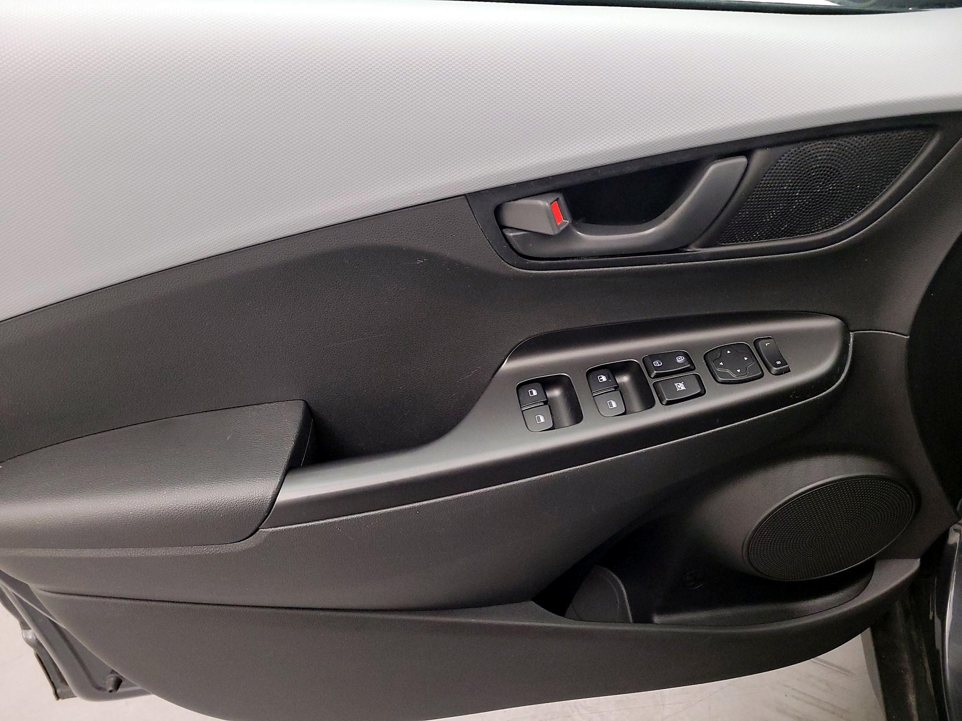 Thumbnail: 2021 Hyundai Kona - 12