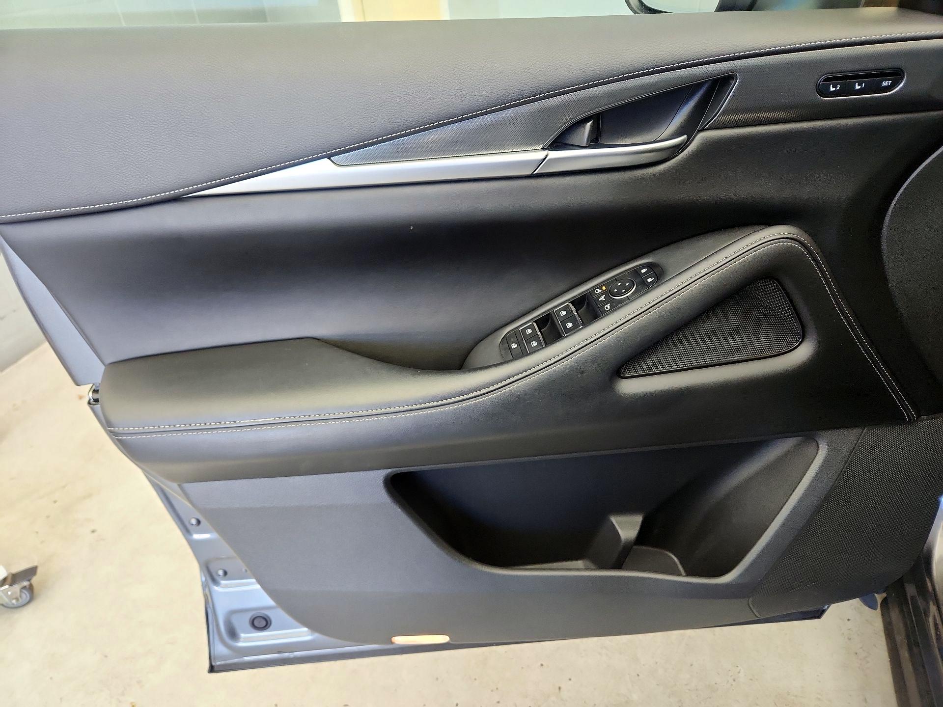 Thumbnail: 2023 INFINITI QX60 - 12