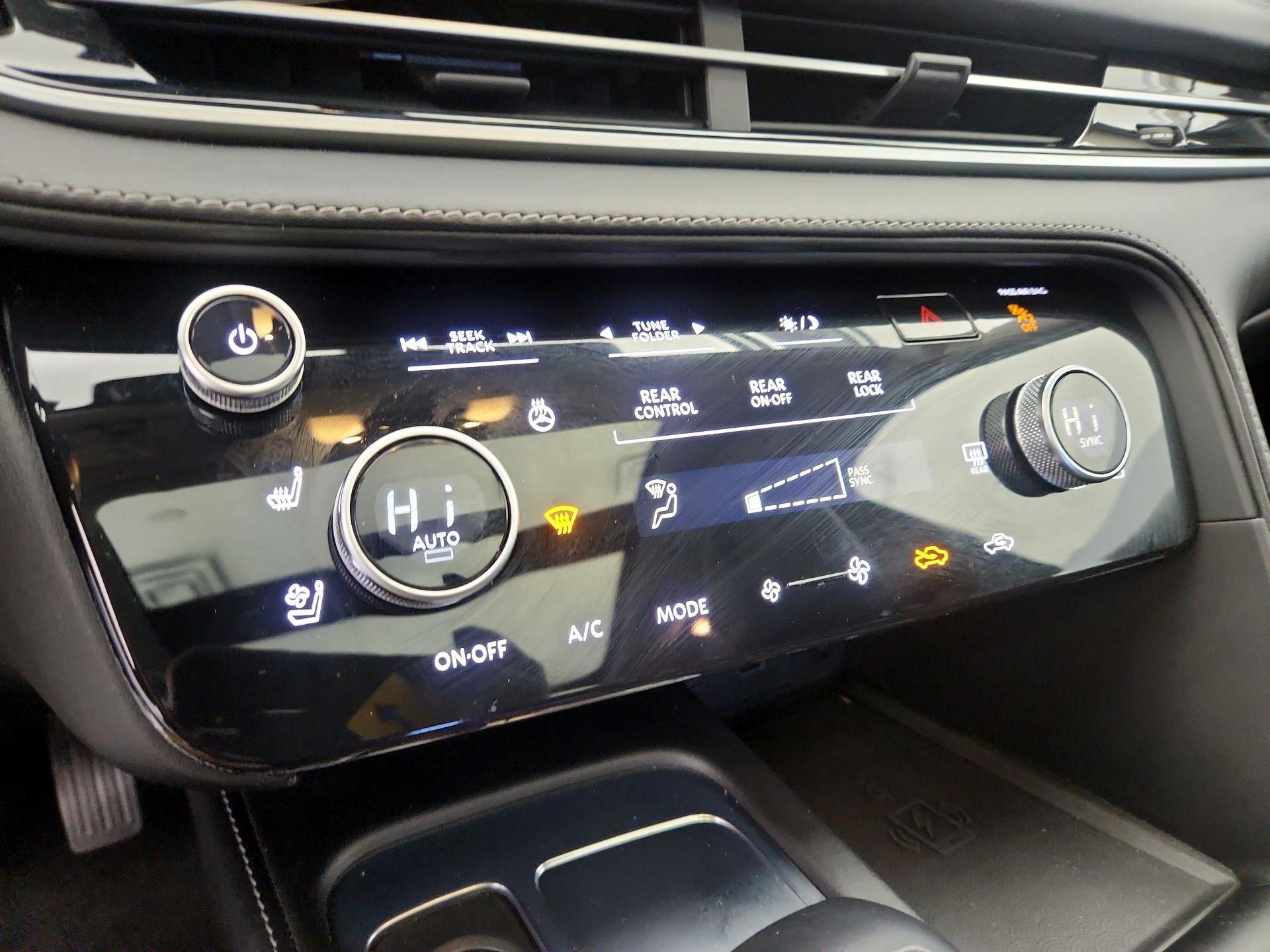 Thumbnail: 2023 INFINITI QX60 - 16