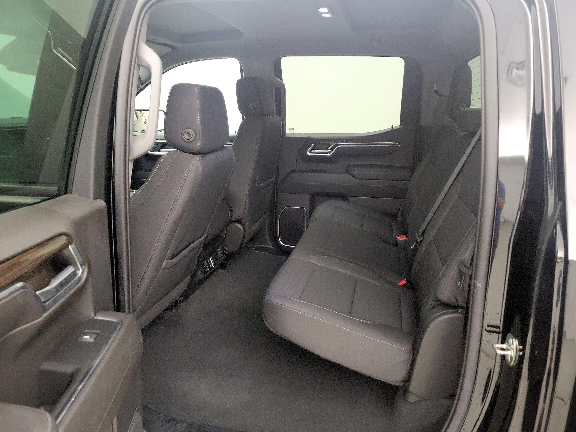 Thumbnail: 2022 Chevrolet Silverado 1500 - 19