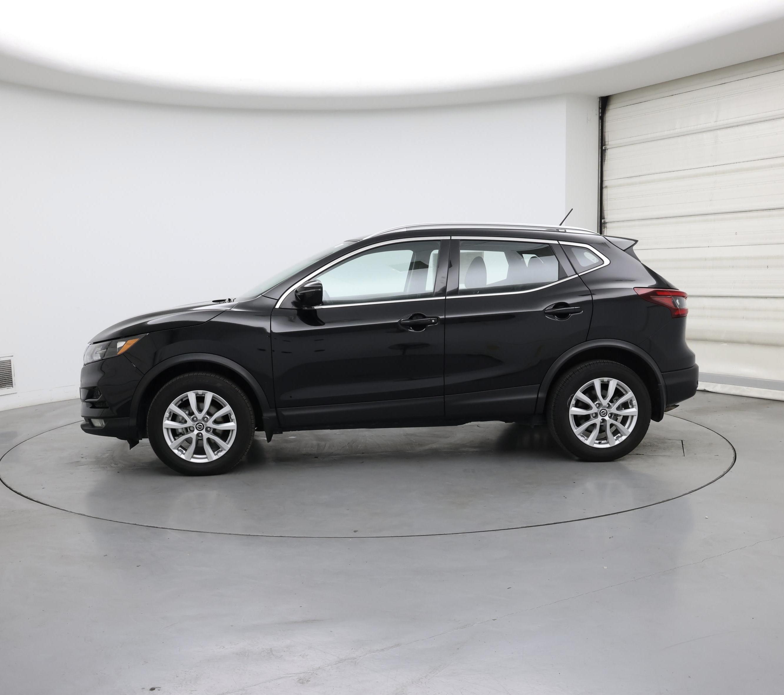 Thumbnail: 2022 Nissan Rogue Sport - 3