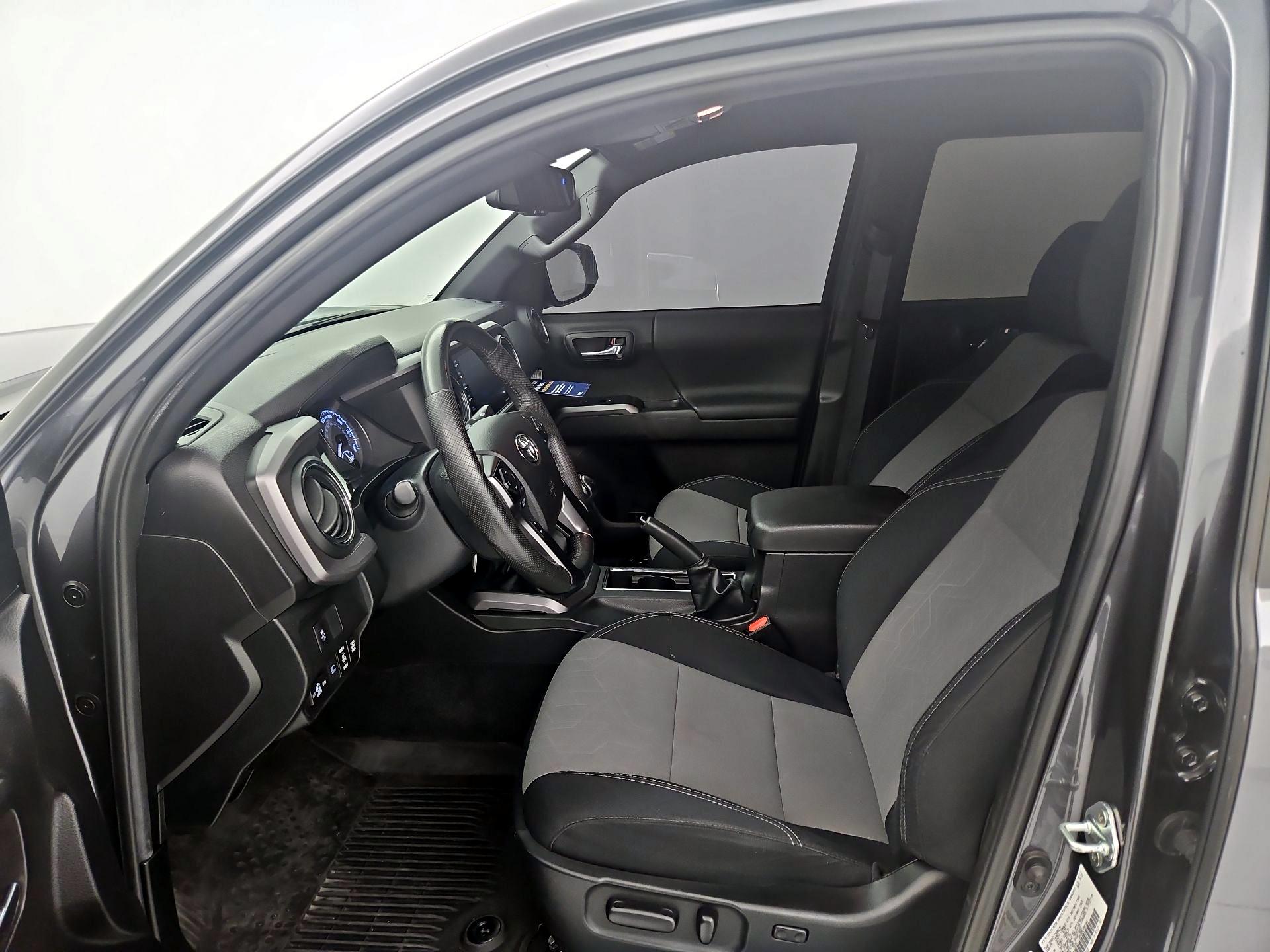 Thumbnail: 2022 Toyota Tacoma - 11