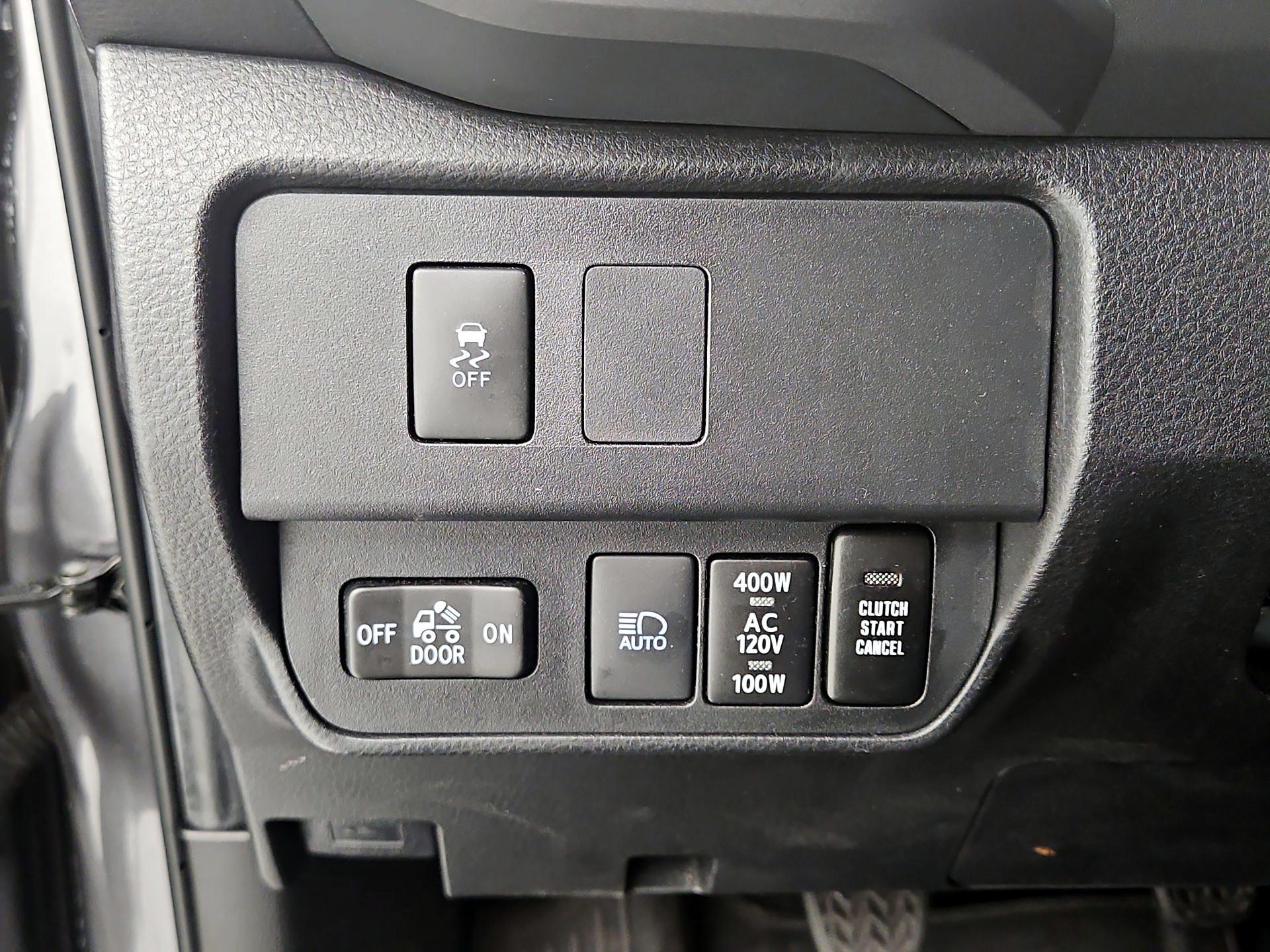 Thumbnail: 2022 Toyota Tacoma - 13