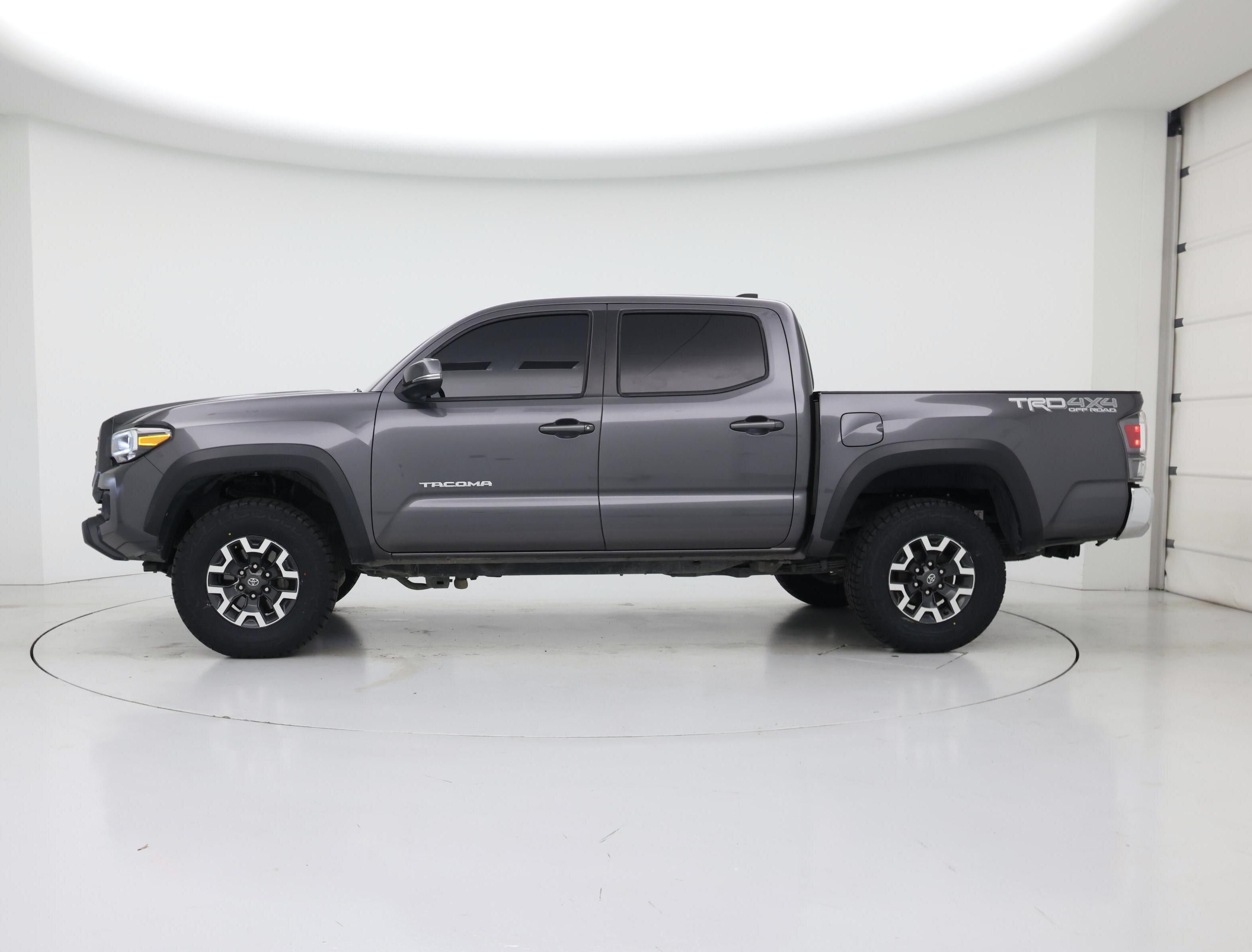 Thumbnail: 2022 Toyota Tacoma - 3
