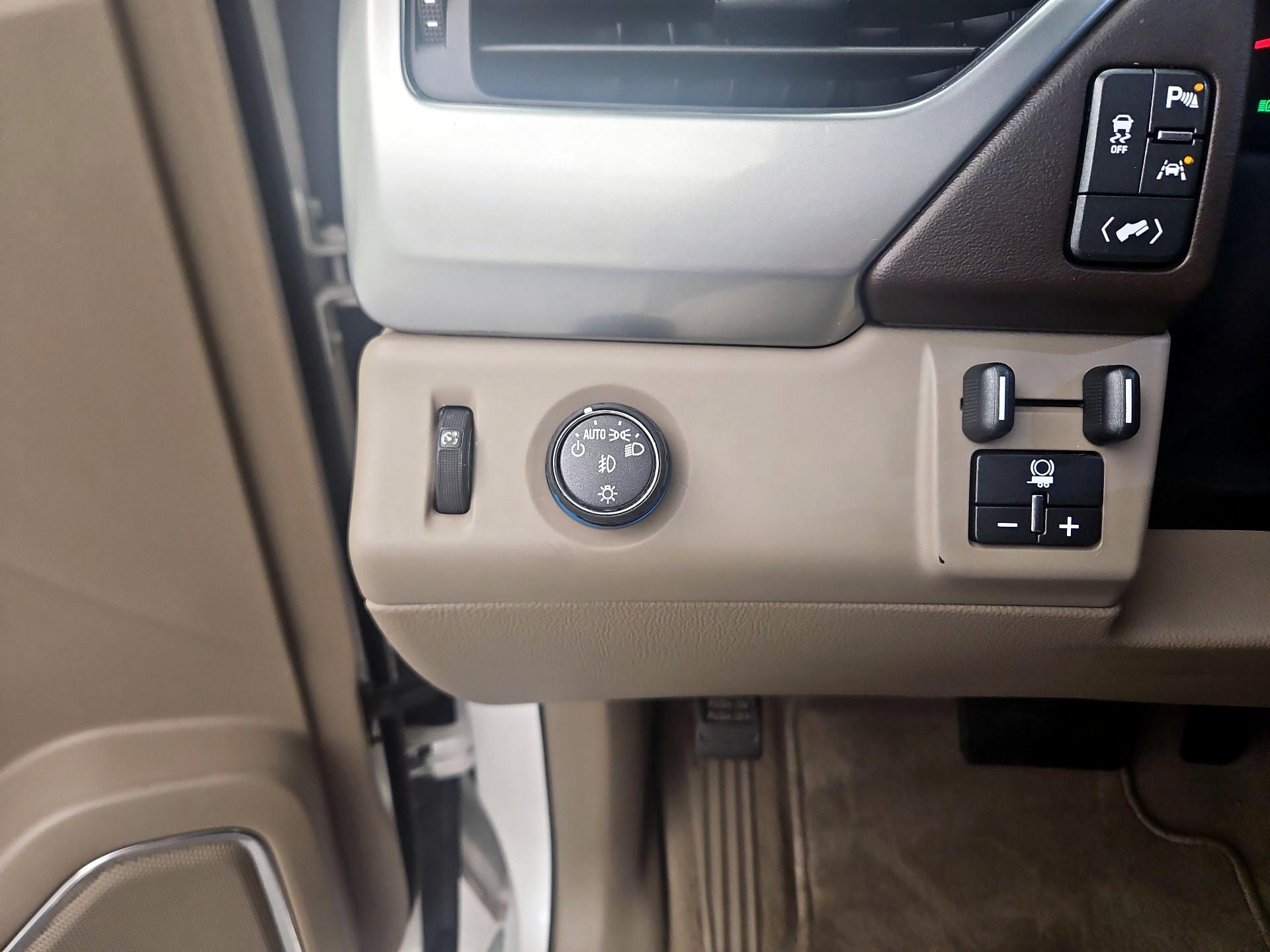 Thumbnail: 2020 Chevrolet Tahoe - 13