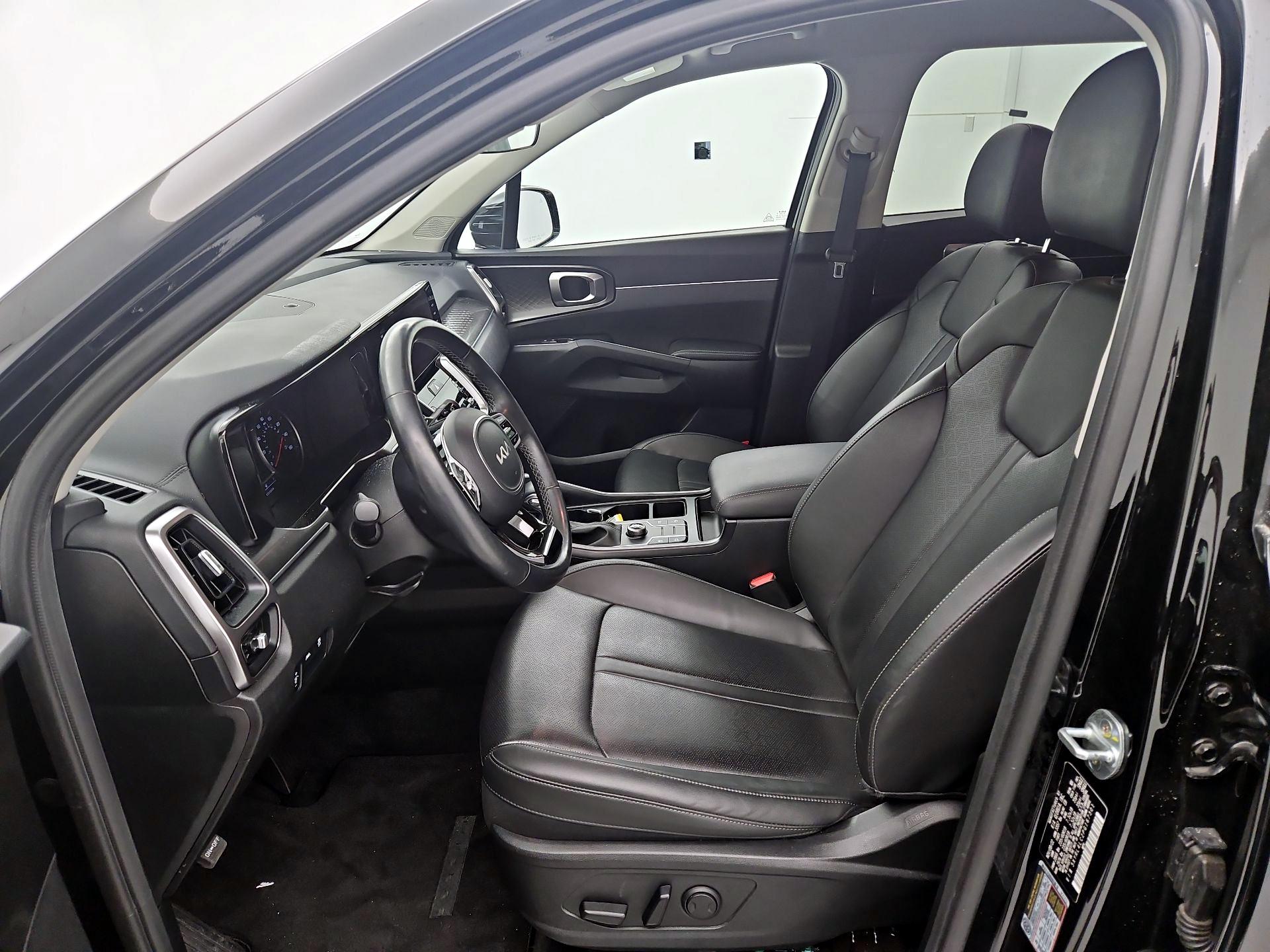 Thumbnail: 2023 Kia Sorento - 11