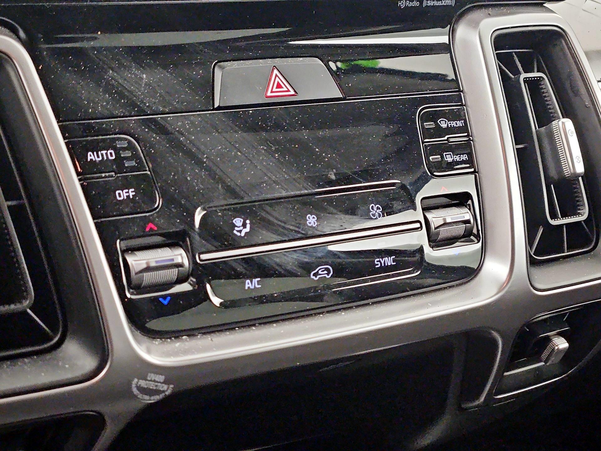 Thumbnail: 2023 Kia Sorento - 17