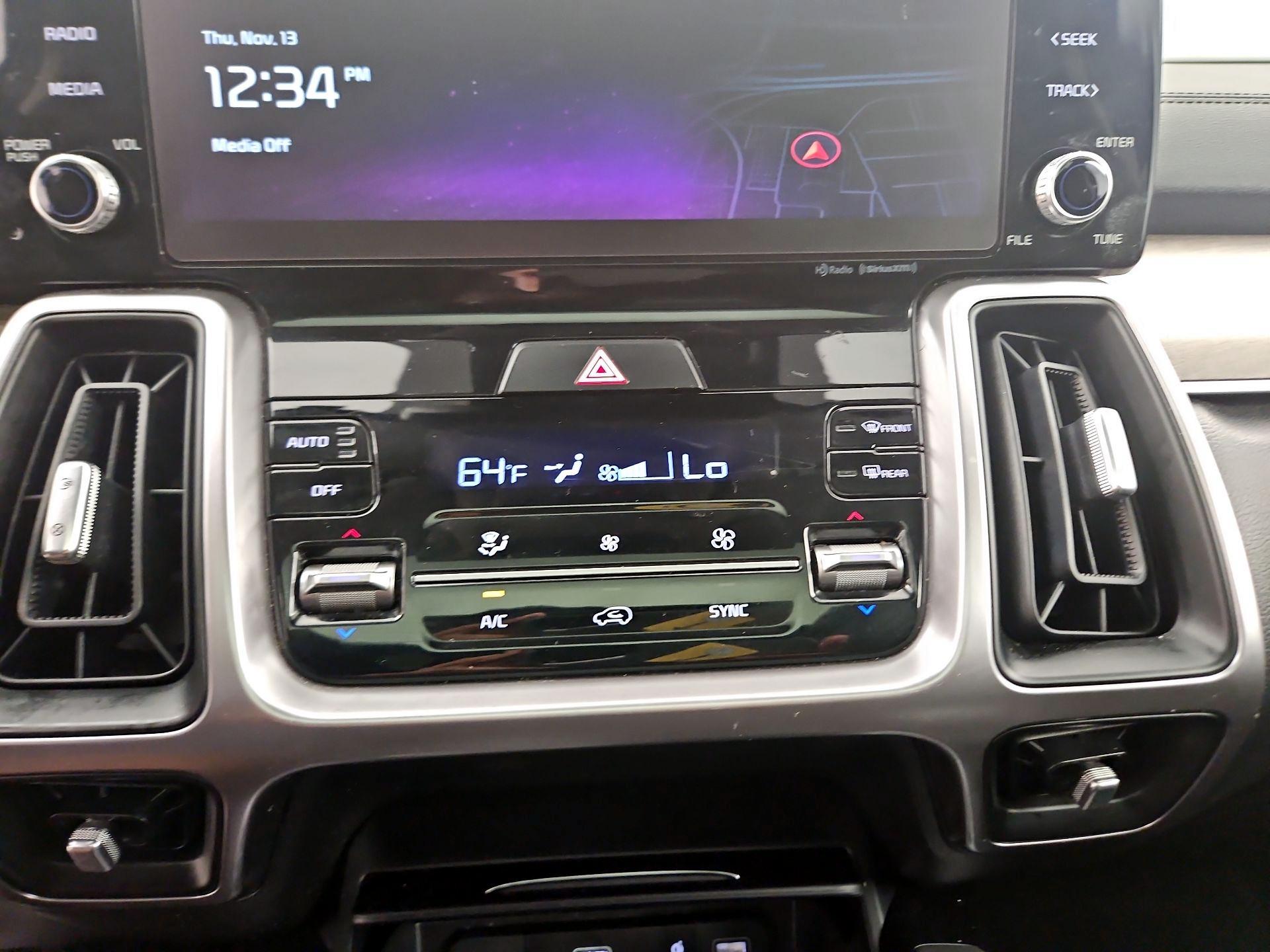 Thumbnail: 2023 Kia Sorento - 16