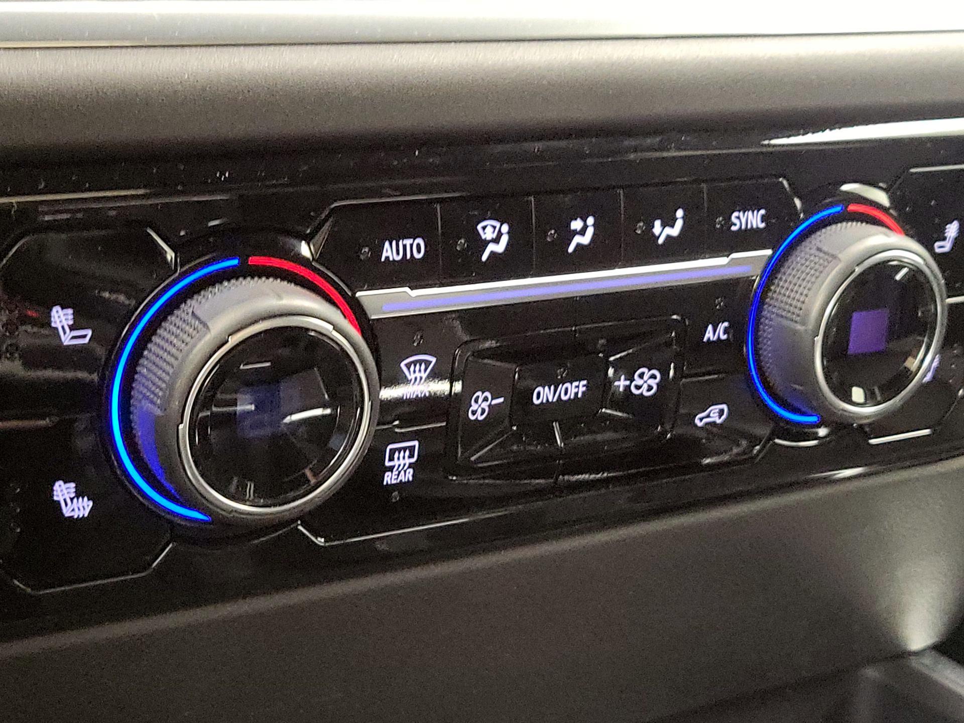 Thumbnail: 2022 Chevrolet Silverado 1500 - 16