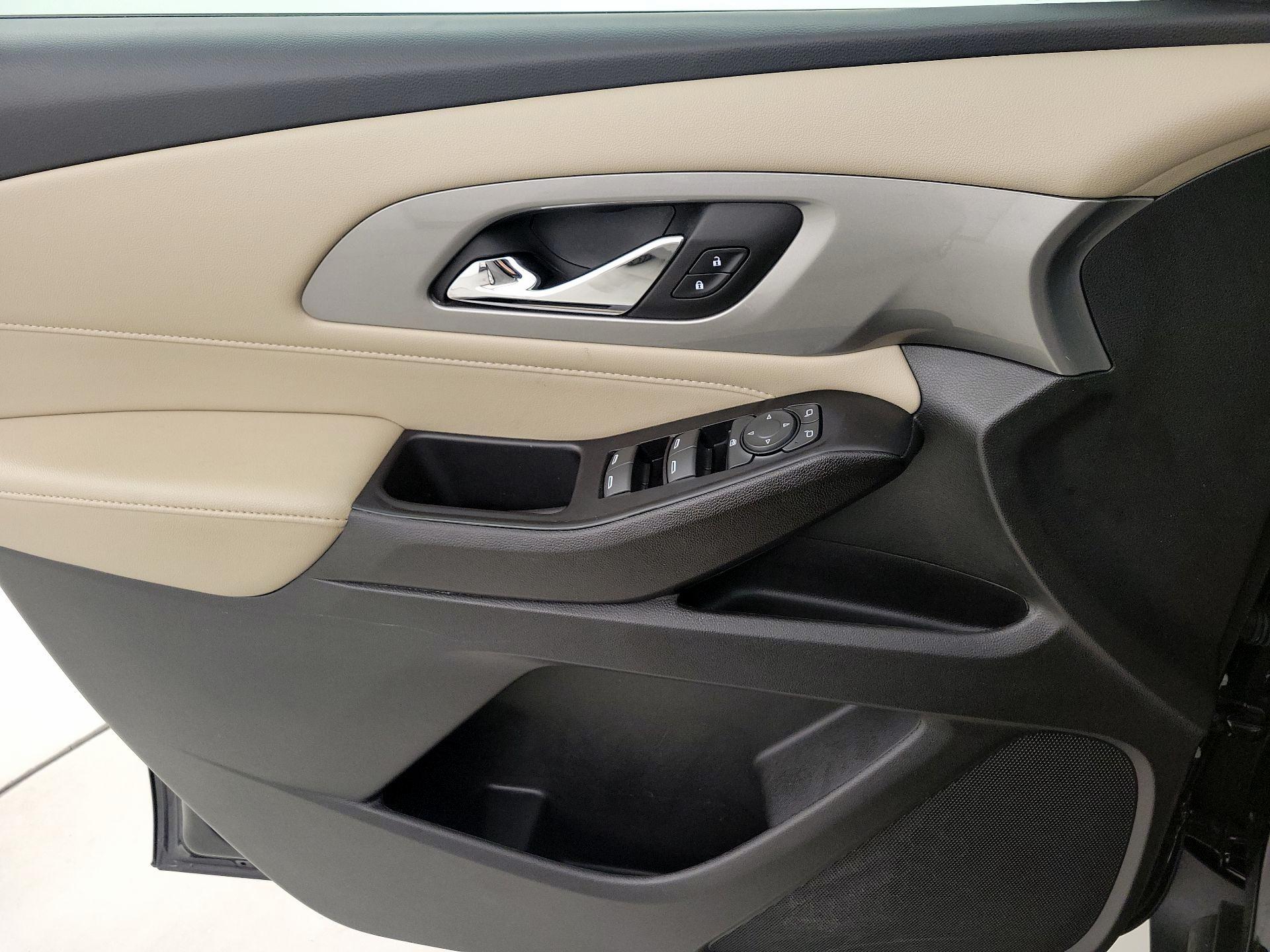 Thumbnail: 2023 Chevrolet Traverse - 12