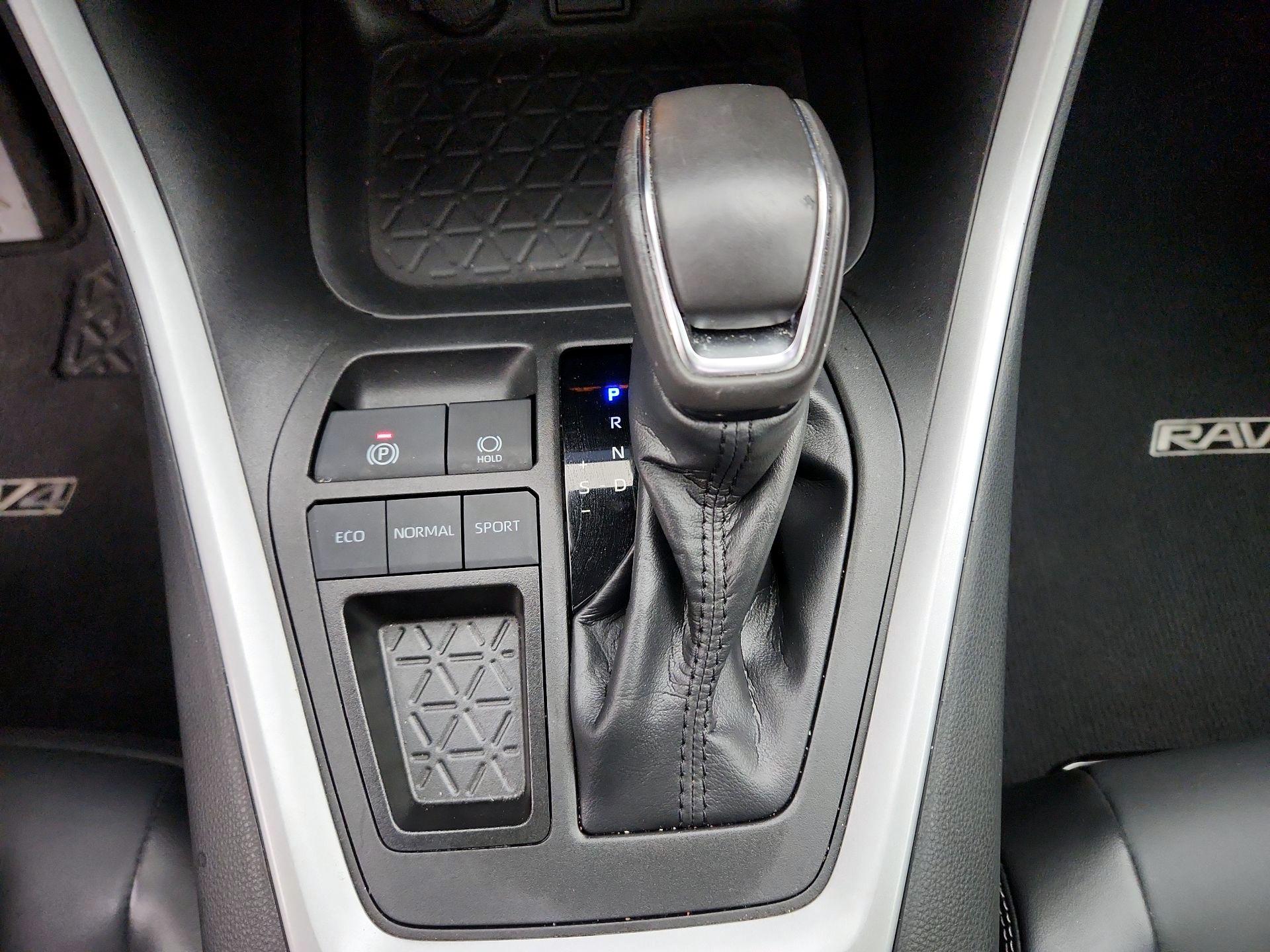 Thumbnail: 2023 Toyota RAV4 - 18