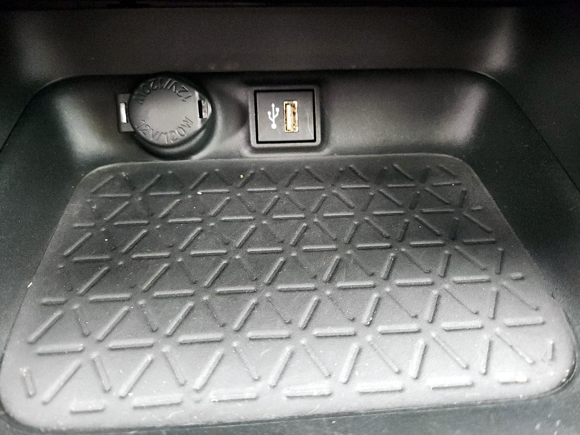 Thumbnail: 2023 Toyota RAV4 - 19