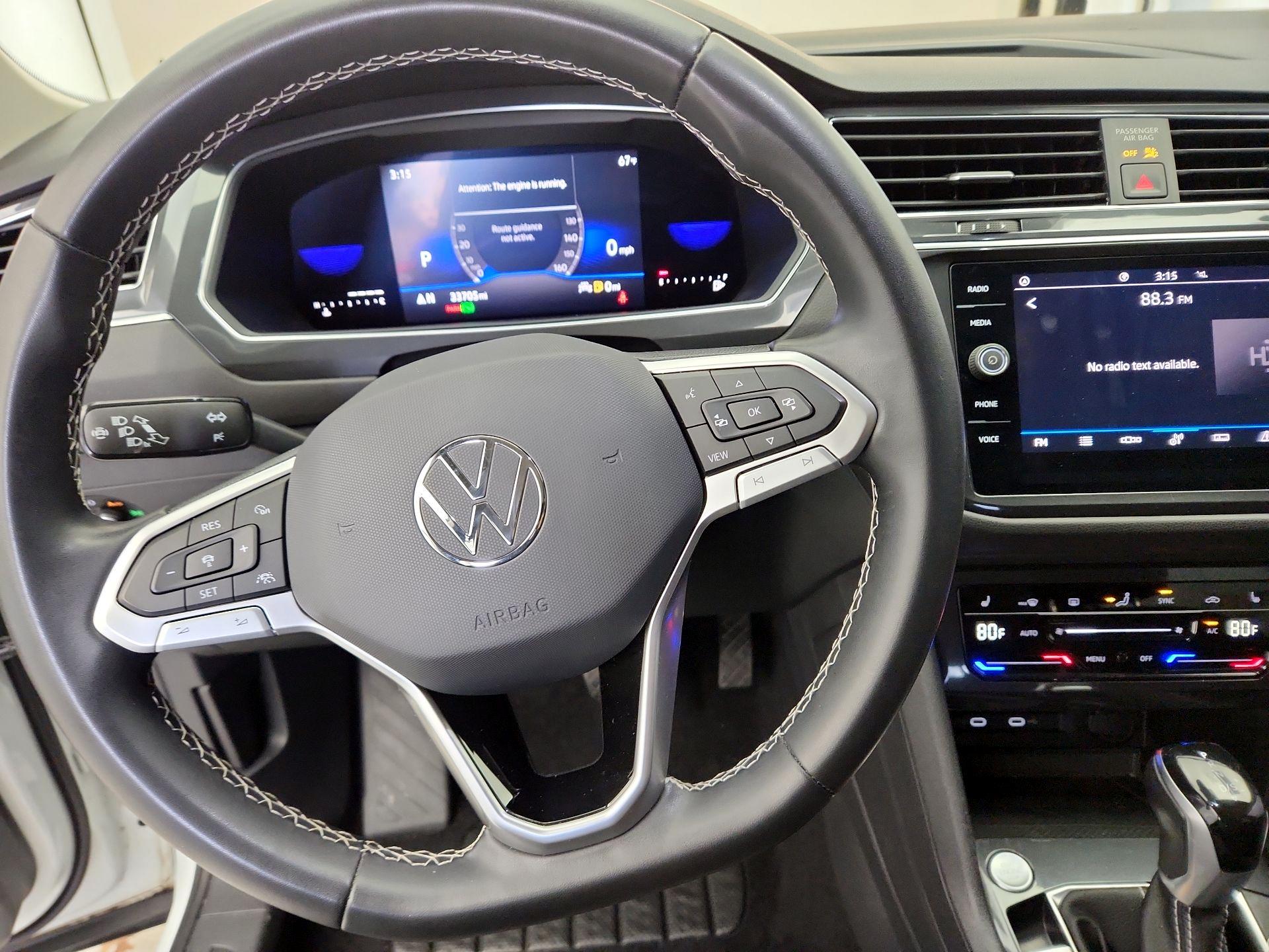 Thumbnail: 2022 Volkswagen Tiguan - 10