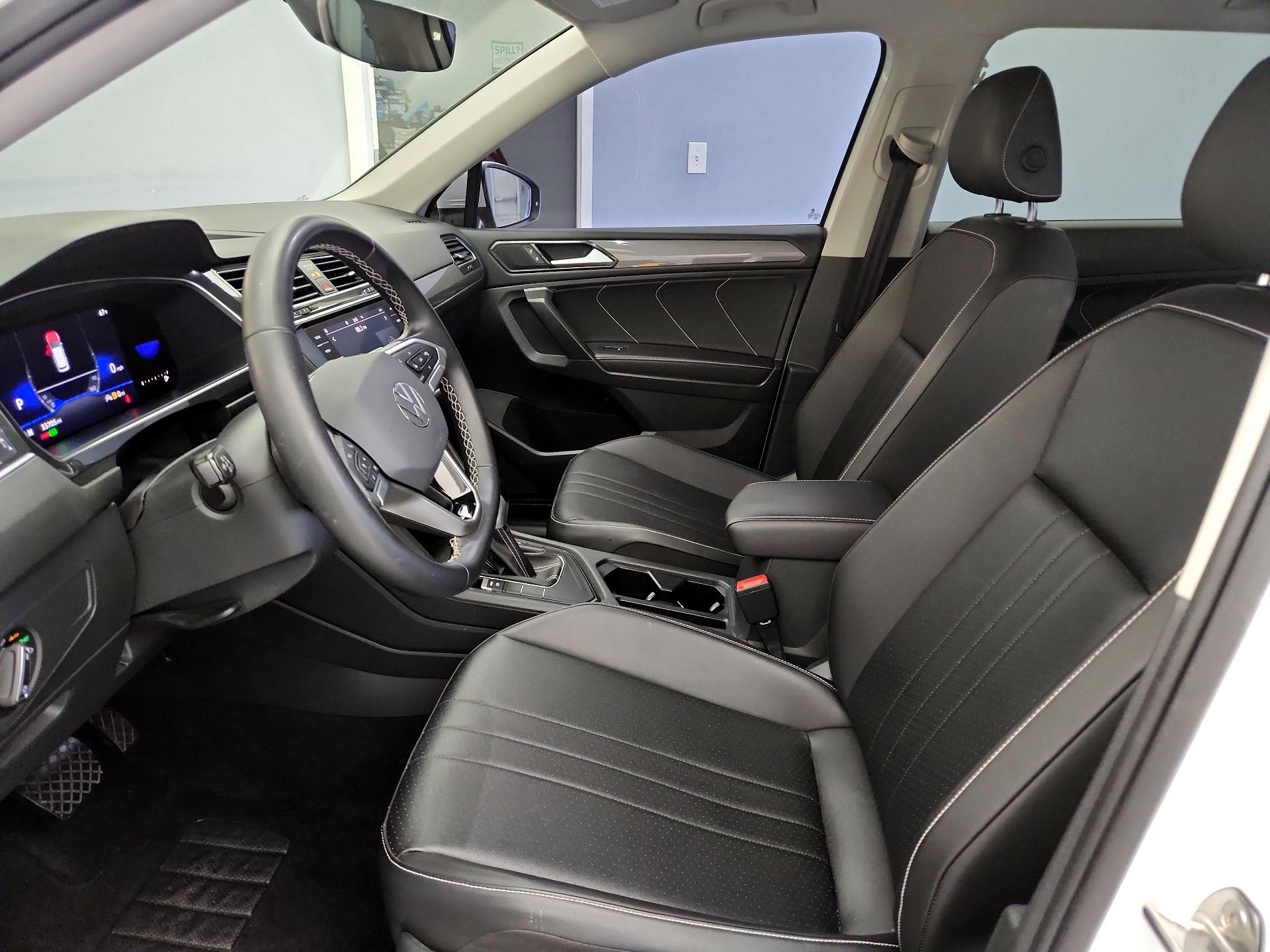 Thumbnail: 2022 Volkswagen Tiguan - 11