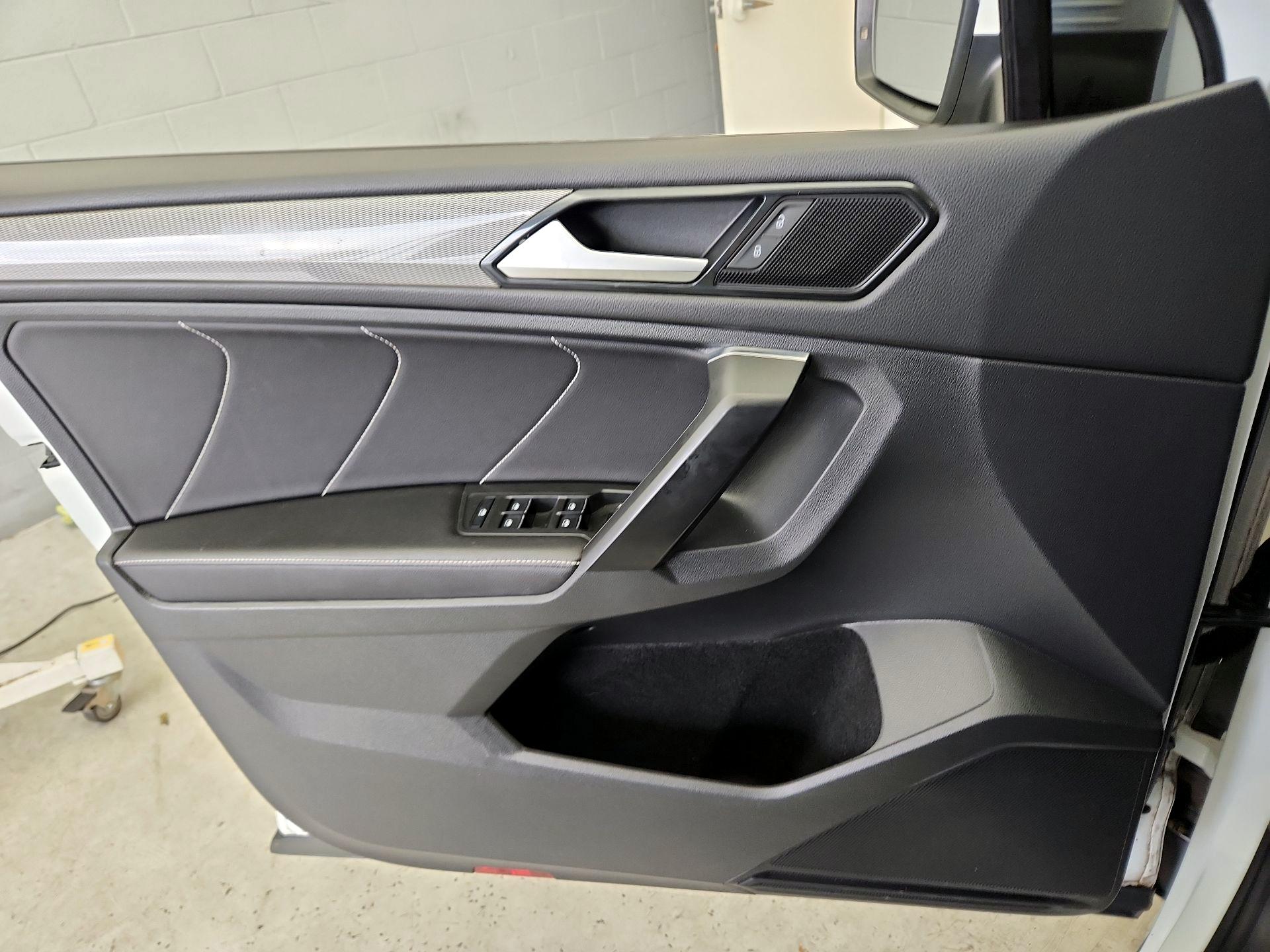 Thumbnail: 2022 Volkswagen Tiguan - 12