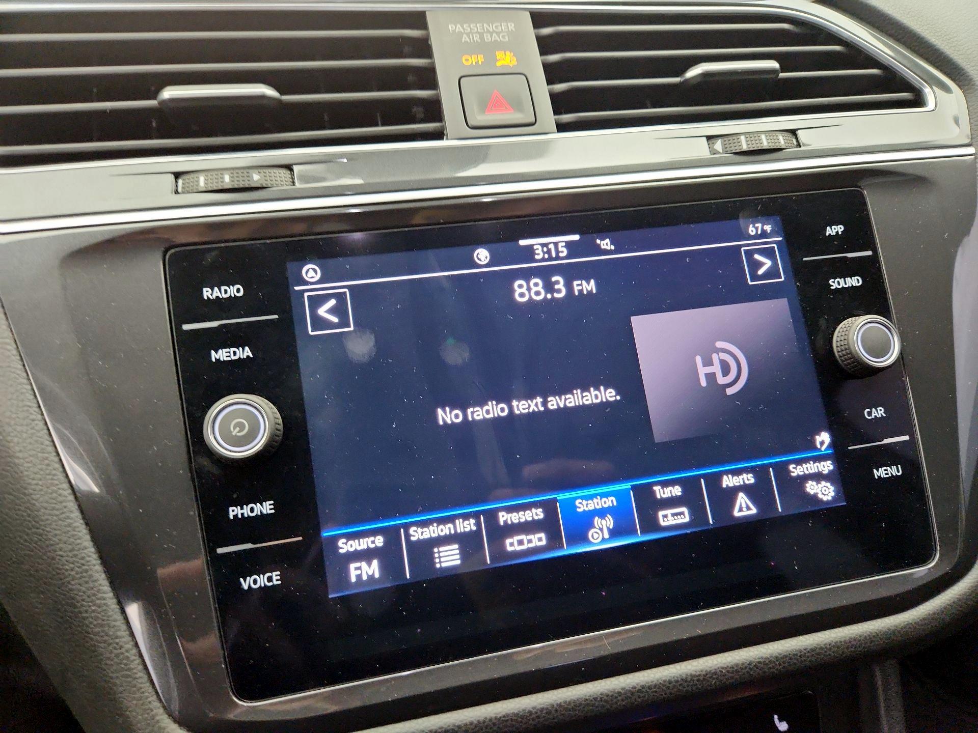 Thumbnail: 2022 Volkswagen Tiguan - 15