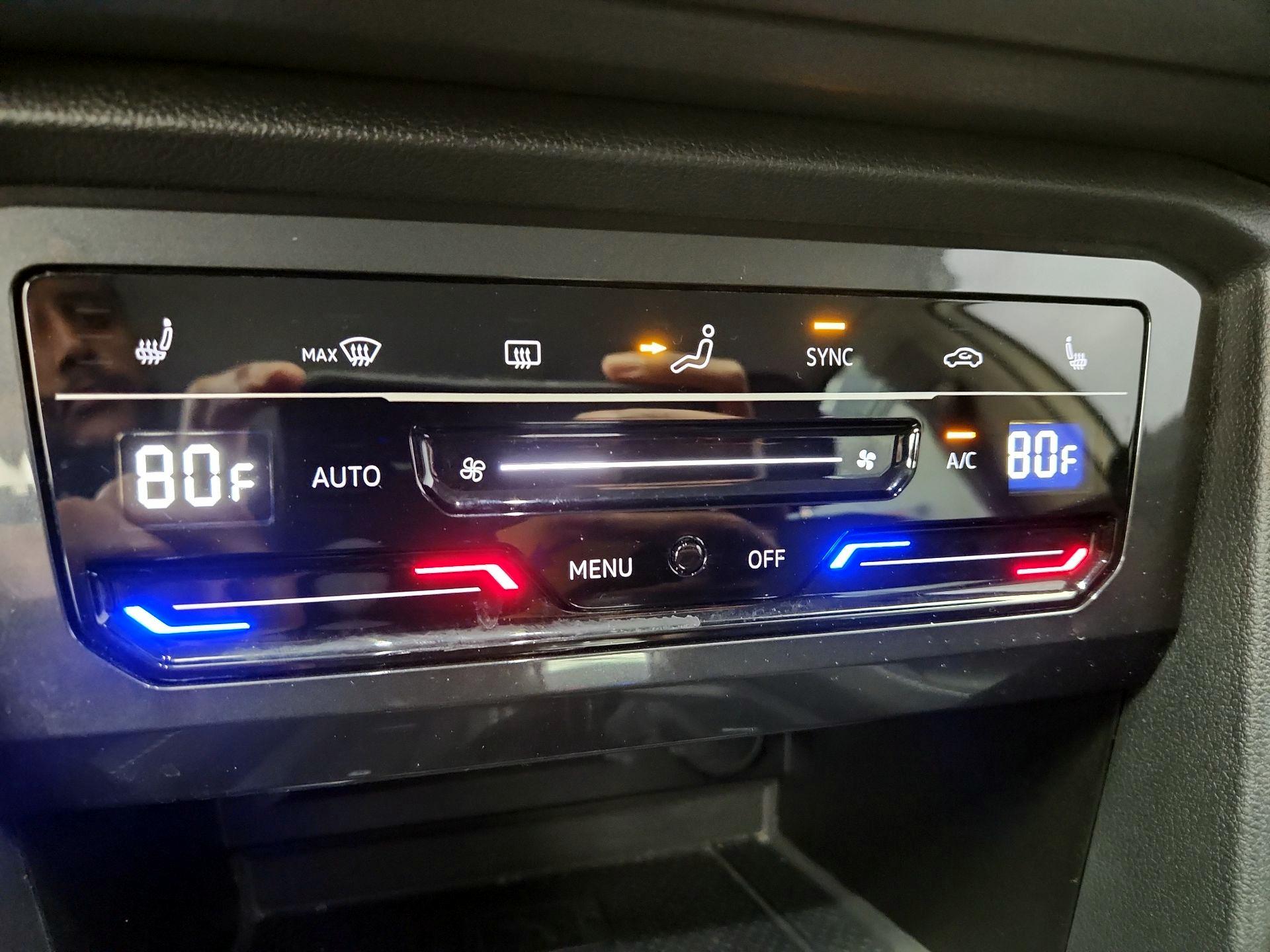 Thumbnail: 2022 Volkswagen Tiguan - 16