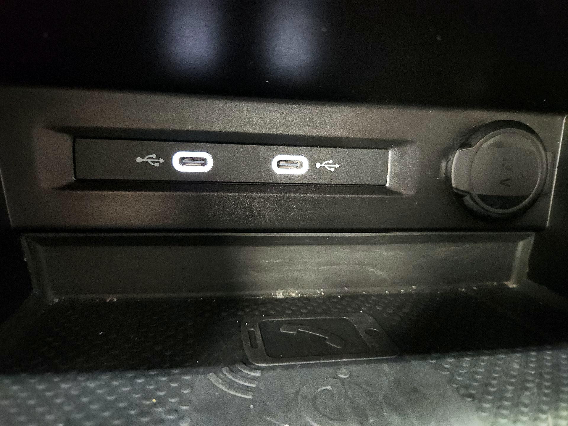 Thumbnail: 2022 Volkswagen Tiguan - 18