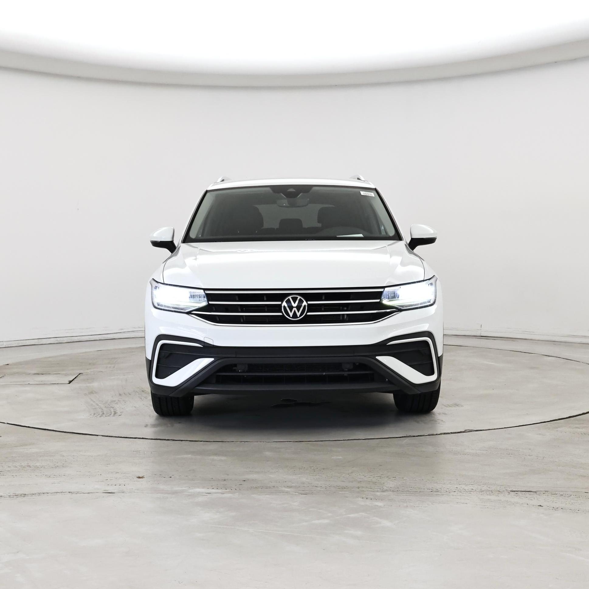 Thumbnail: 2022 Volkswagen Tiguan - 5