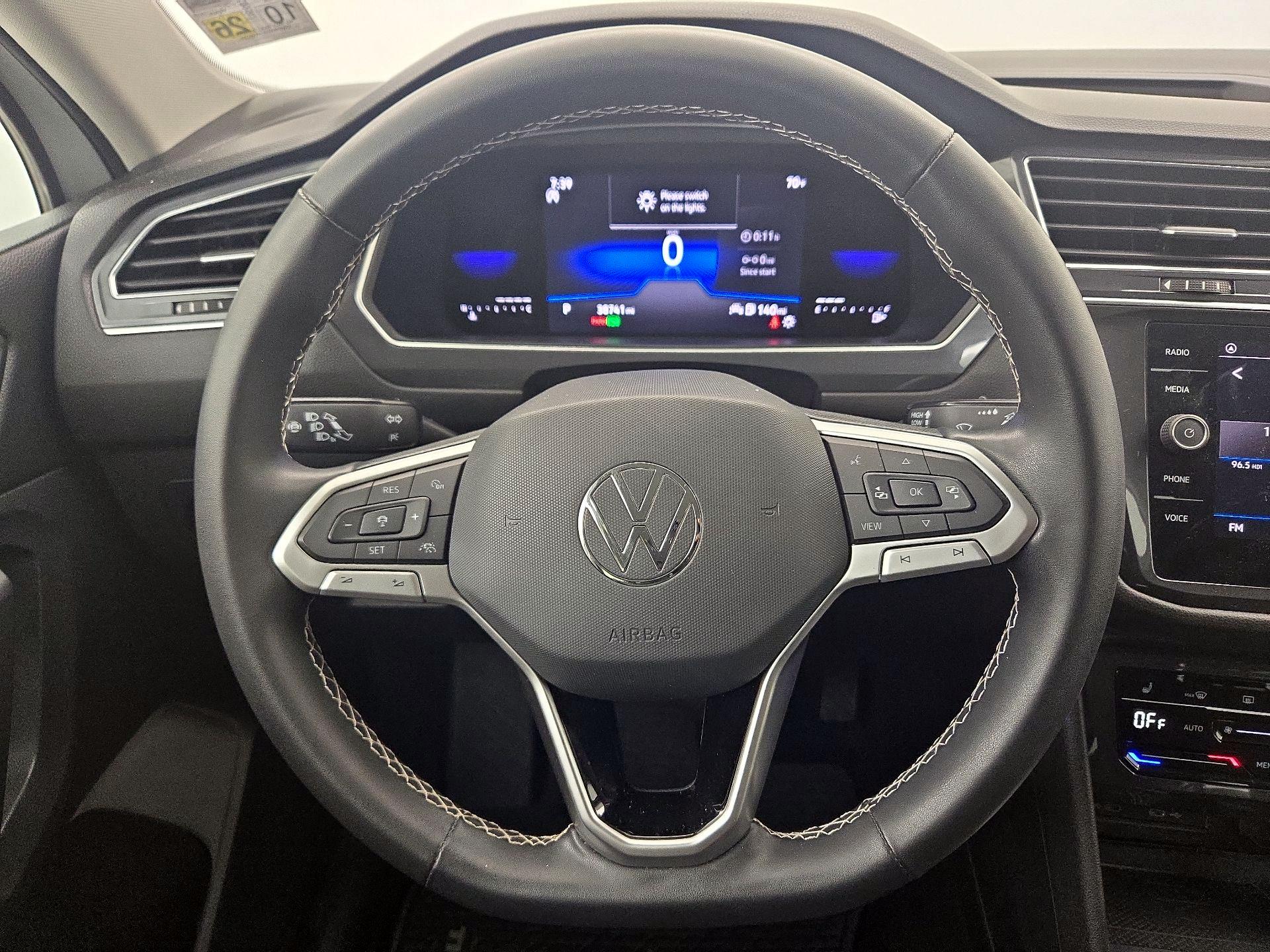 Thumbnail: 2022 Volkswagen Tiguan - 10